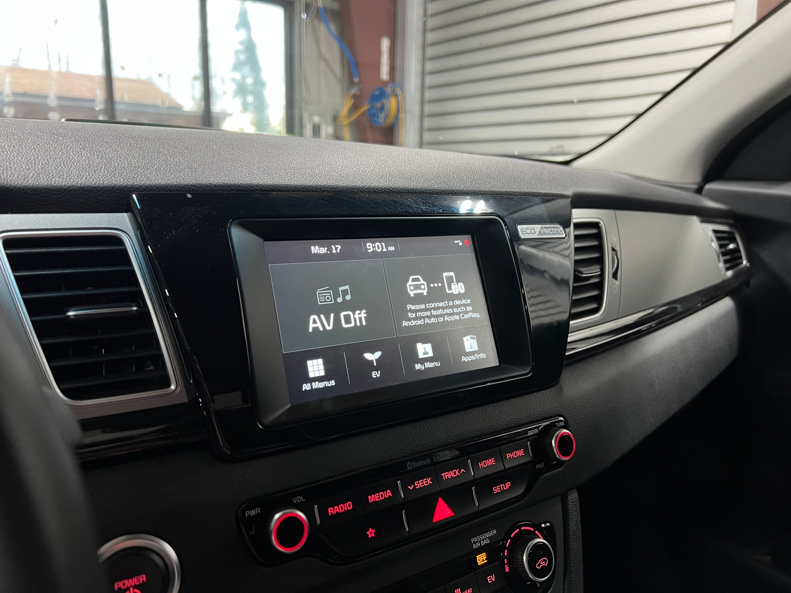 Thumbnail: 2019 Kia Niro - 3