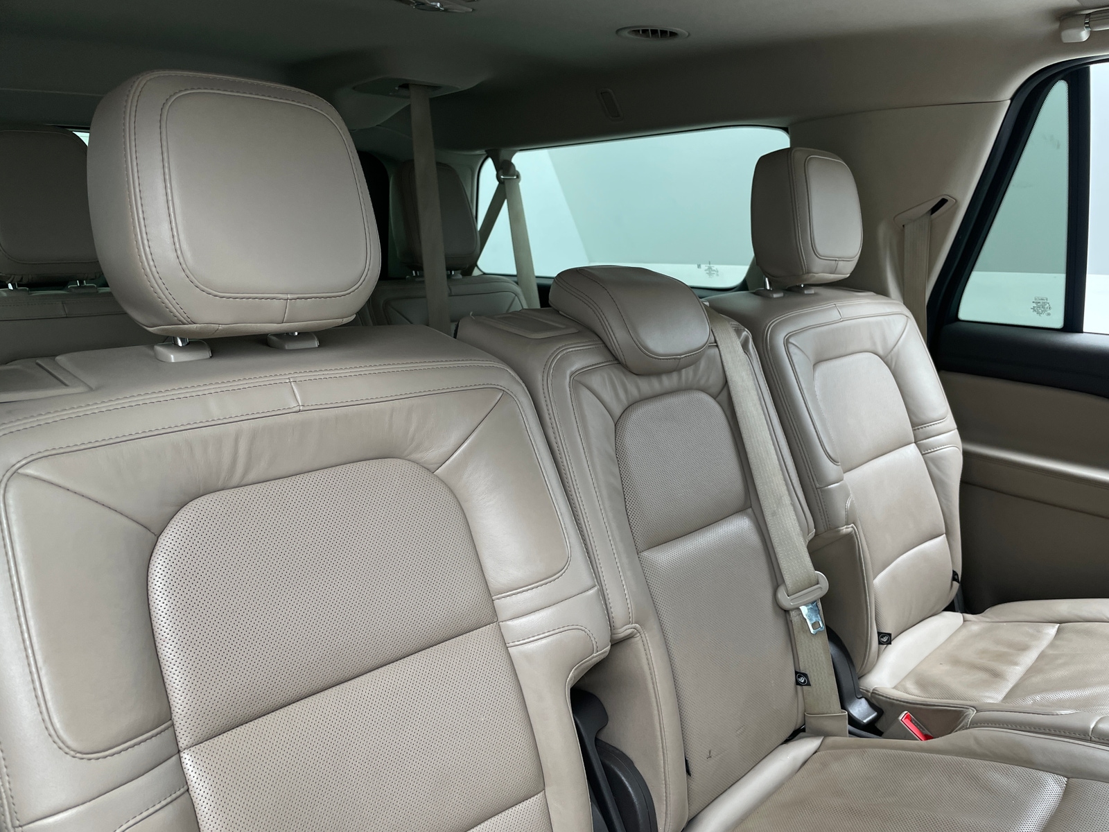 Thumbnail: 2022 Lincoln Navigator L - 5