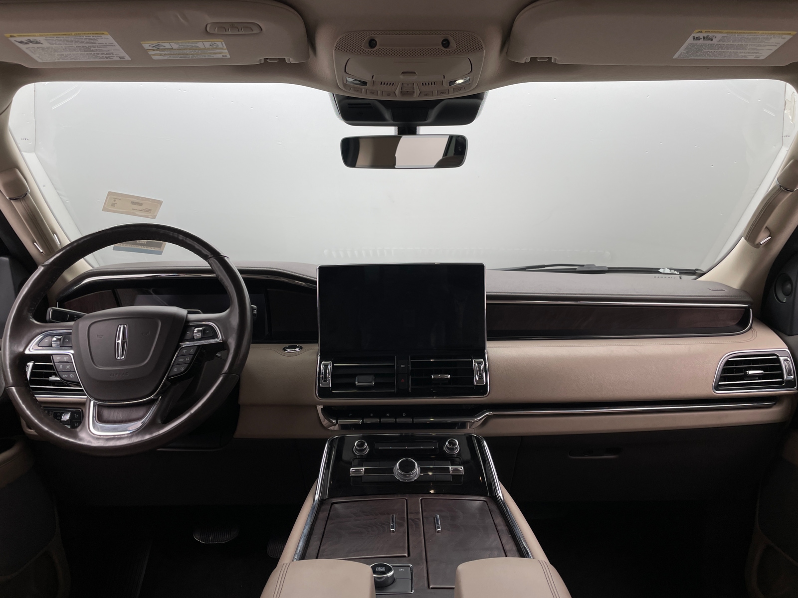 Thumbnail: 2022 Lincoln Navigator L - 2