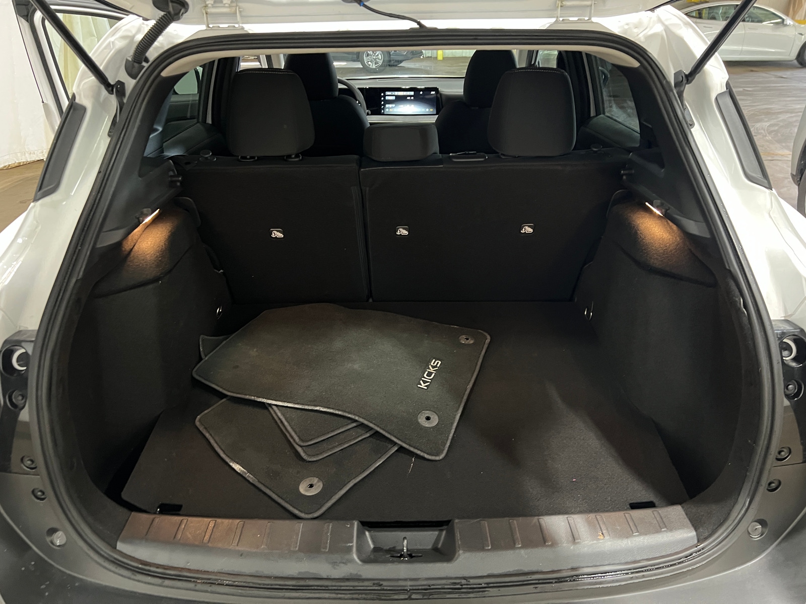 Thumbnail: 2025 Nissan Kicks - 7