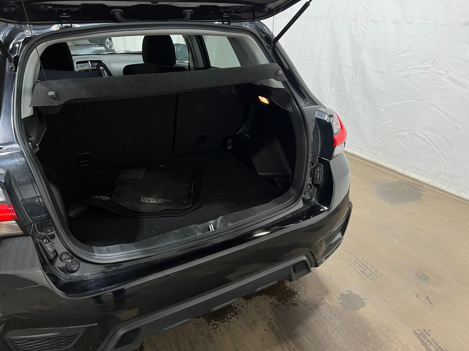 Thumbnail: 2021 Mitsubishi Outlander Sport - 7