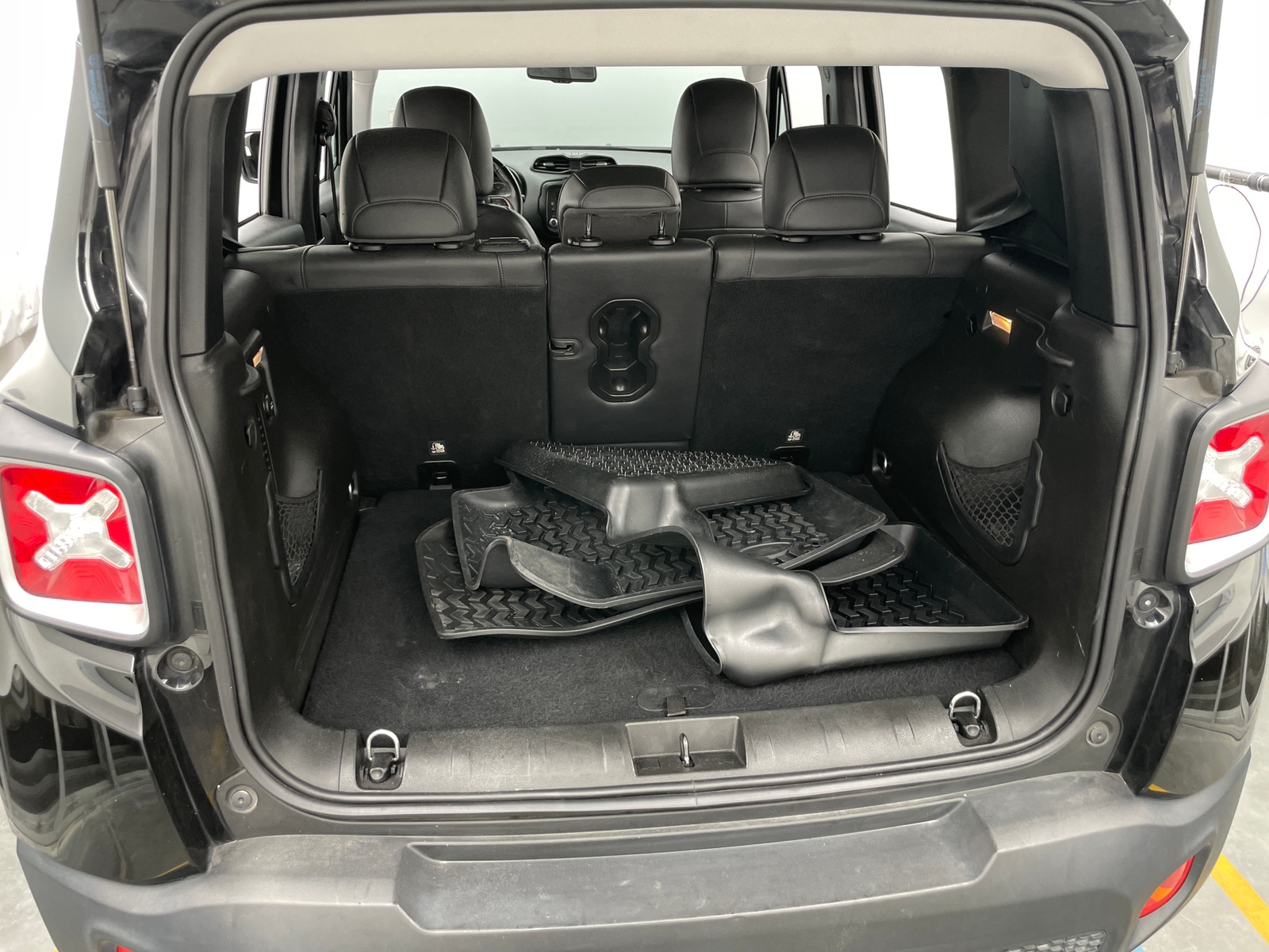 Thumbnail: 2017 Jeep Renegade - 6