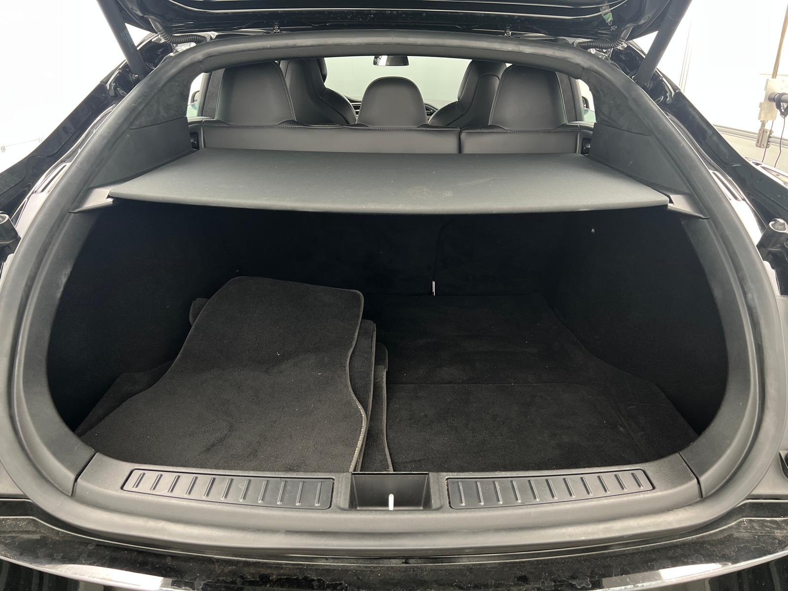 Thumbnail: 2017 Tesla Model S - 6