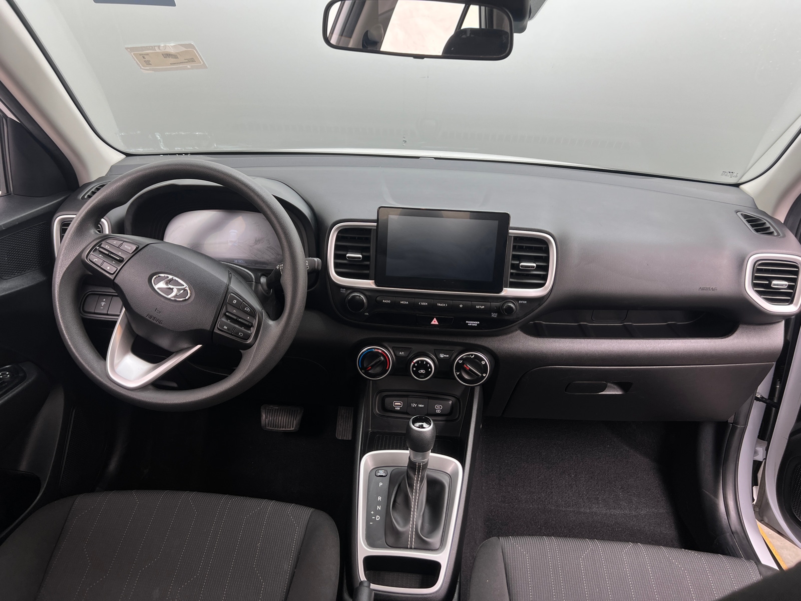 Thumbnail: 2024 Hyundai Venue - 3