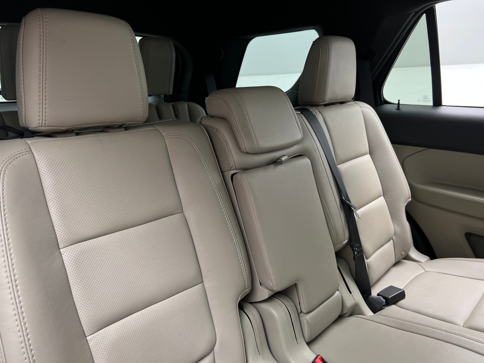 Thumbnail: 2015 Ford Explorer - 5