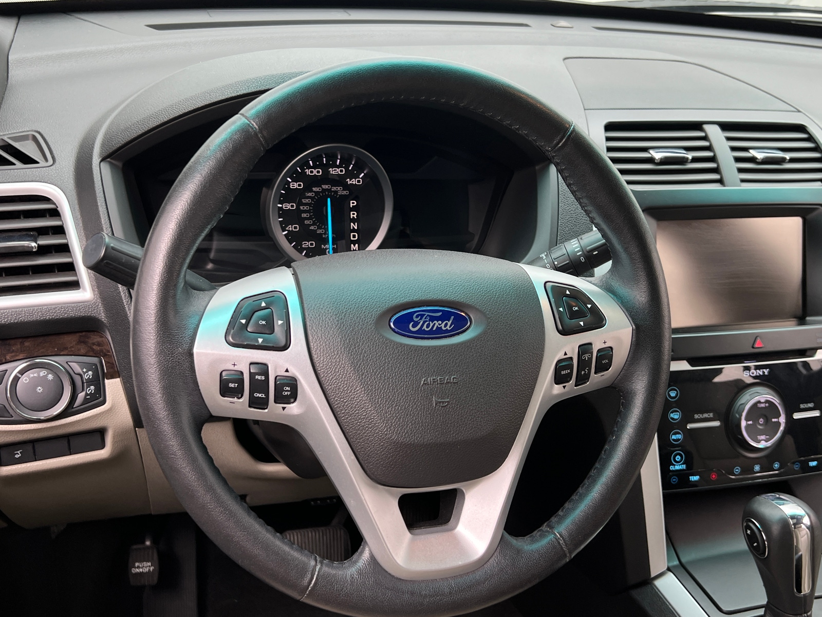 Thumbnail: 2015 Ford Explorer - 4