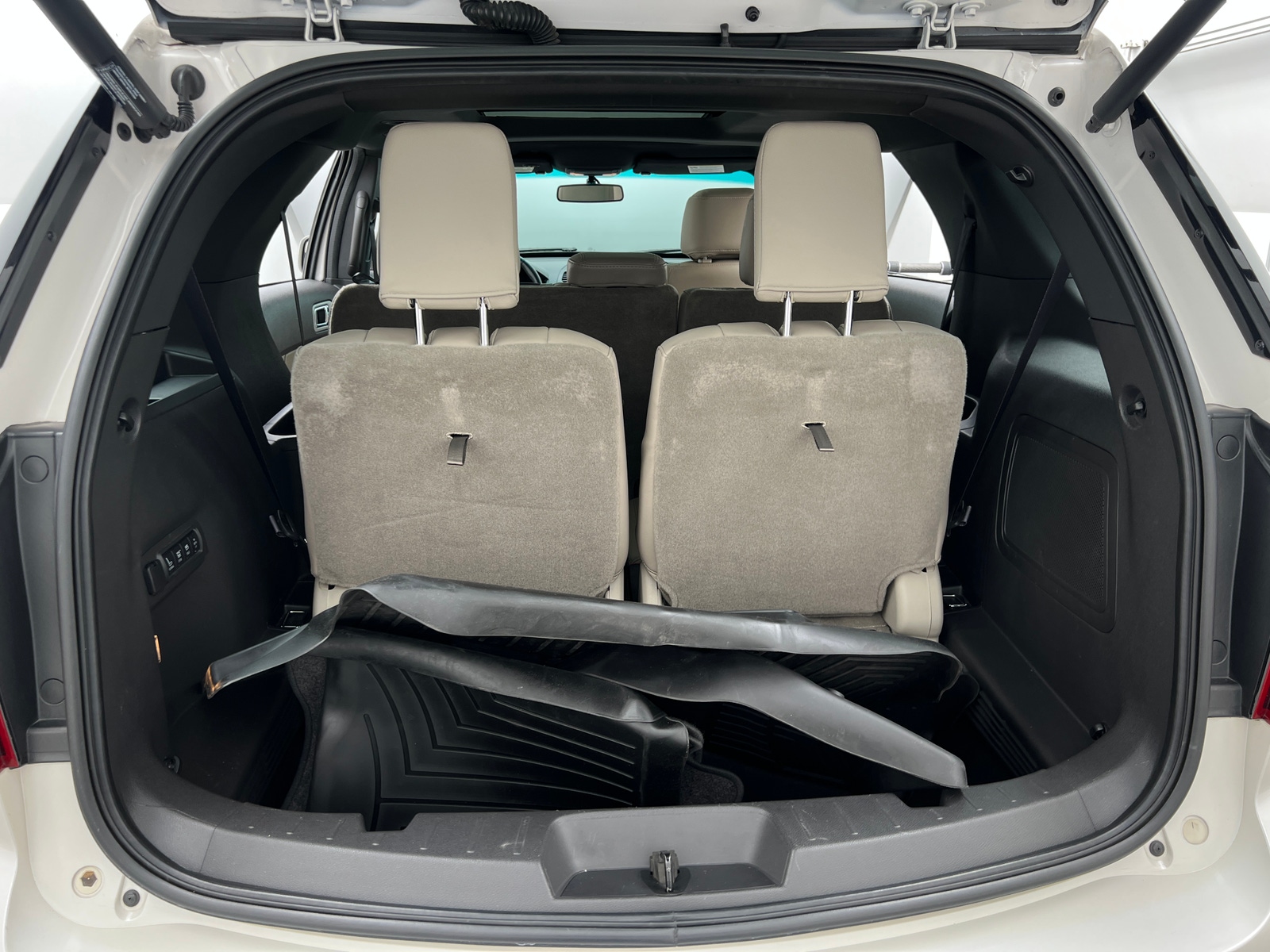 Thumbnail: 2015 Ford Explorer - 6