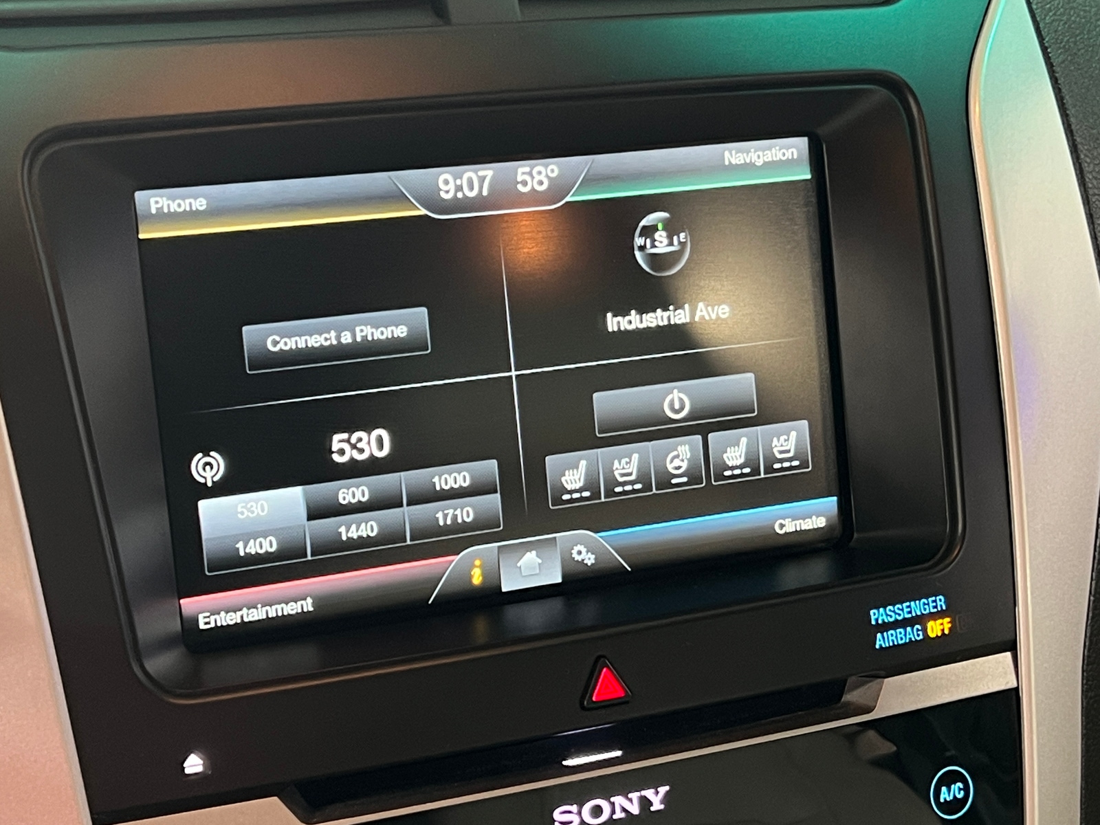 Thumbnail: 2015 Ford Explorer - 3