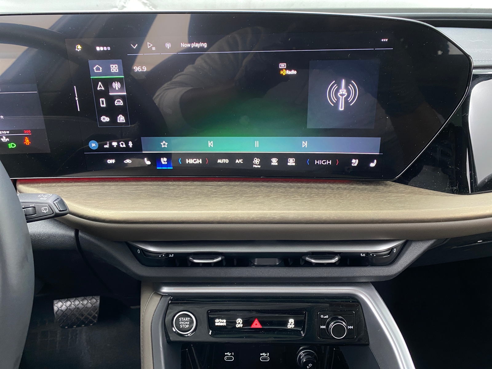 Thumbnail: 2025 Audi Q5 - 3