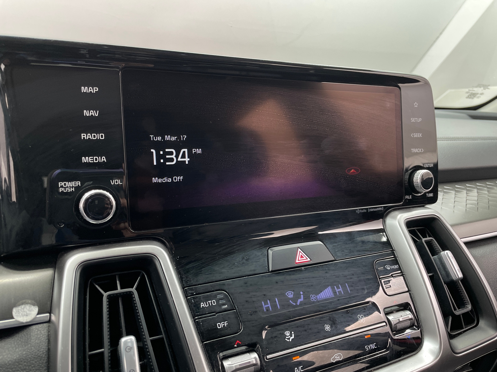 Thumbnail: 2022 Kia Sorento - 3