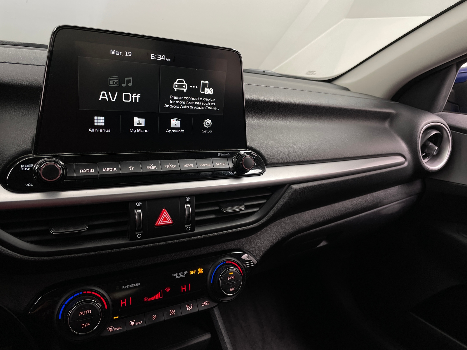 Thumbnail: 2019 Kia Forte - 4