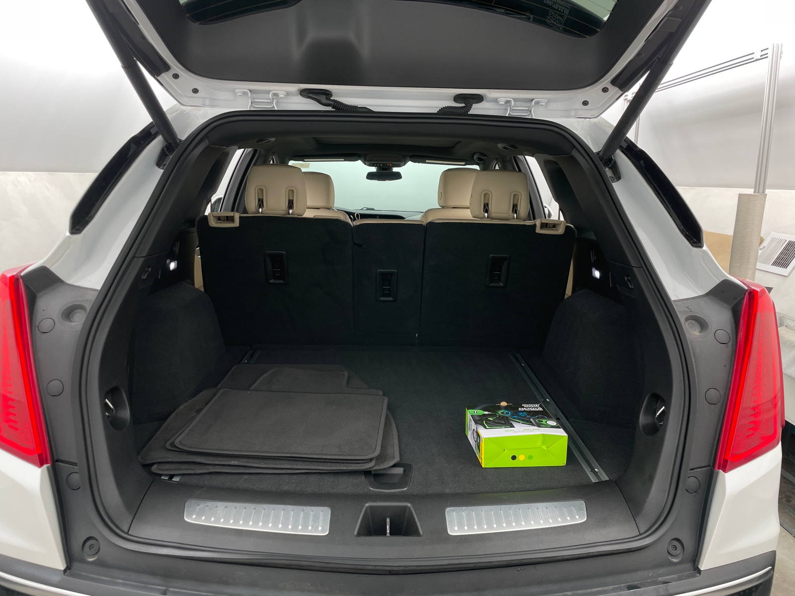 Thumbnail: 2019 Cadillac XT5 - 6