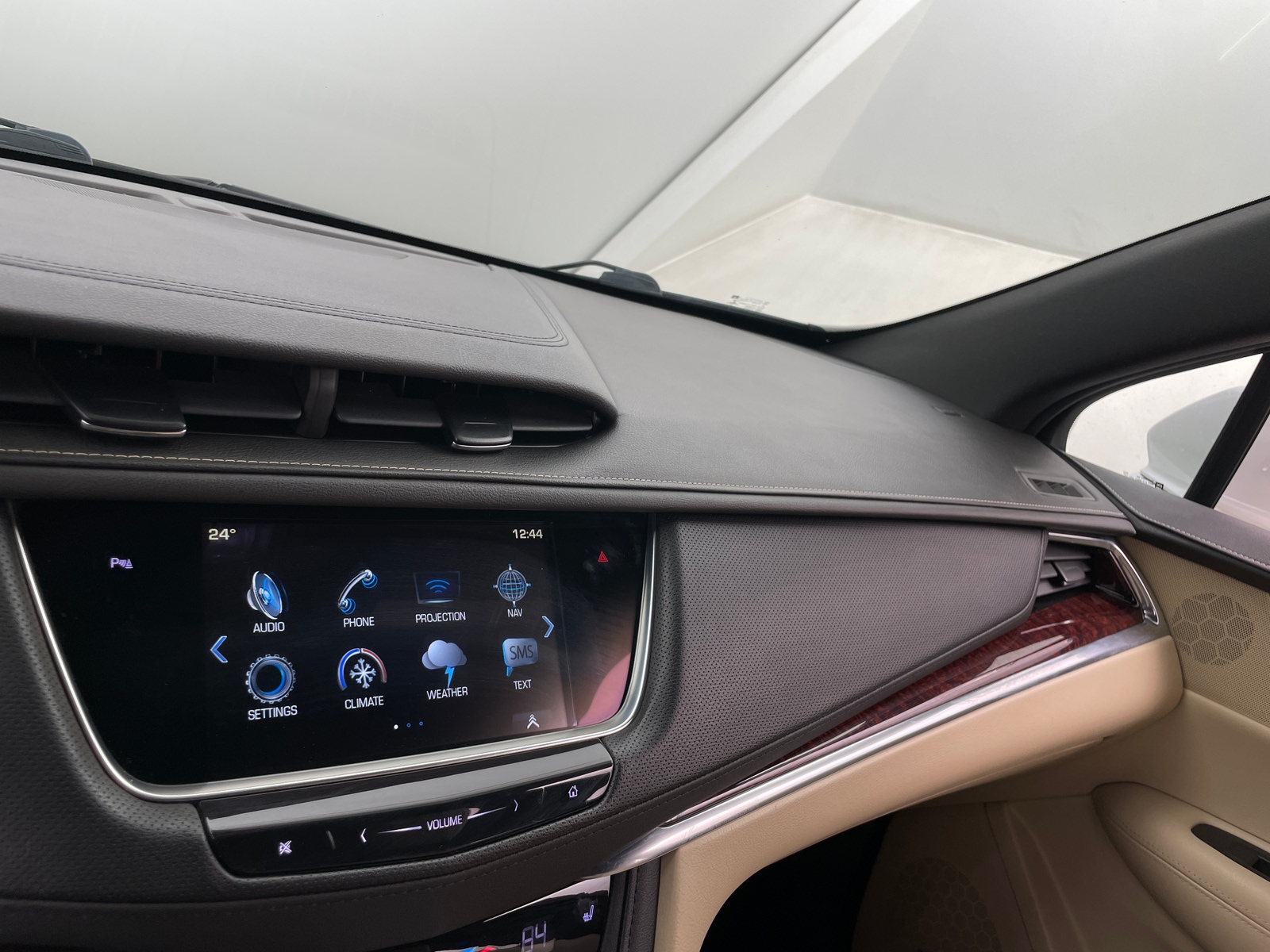 Thumbnail: 2019 Cadillac XT5 - 3