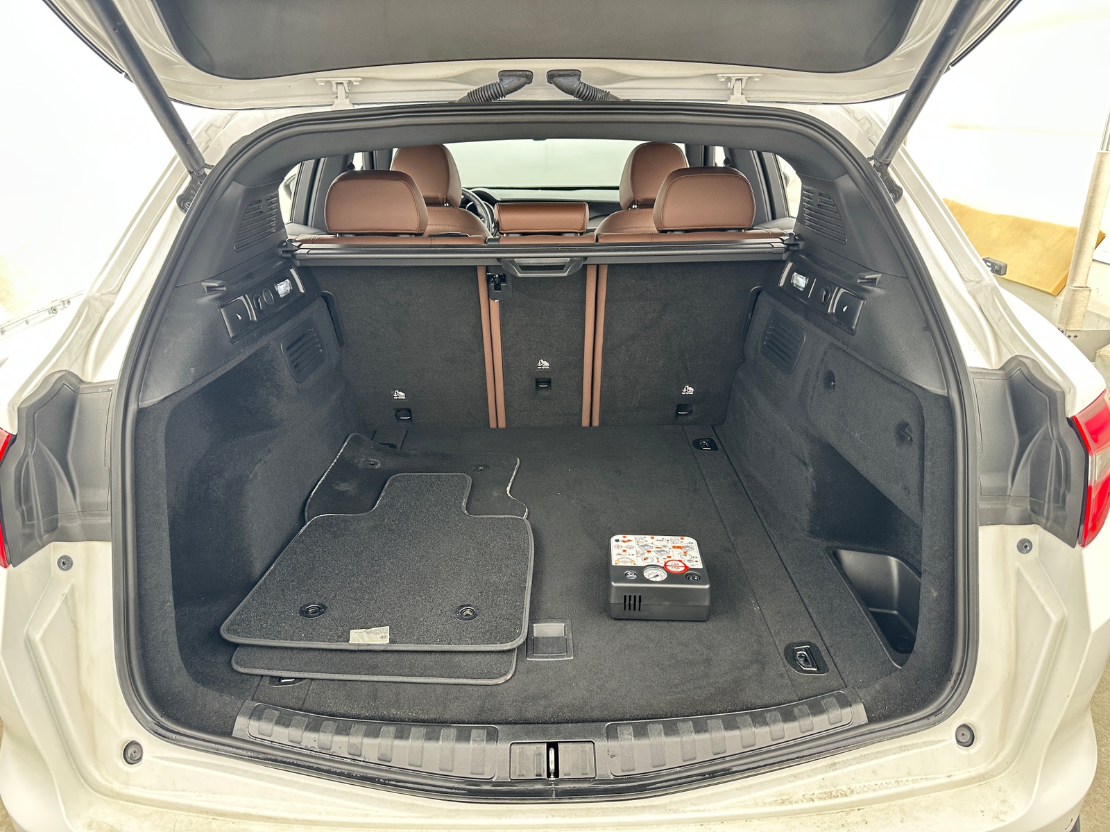 Thumbnail: 2023 Alfa Romeo Stelvio - 6