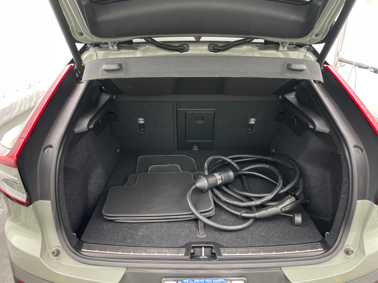 Thumbnail: 2022 Volvo C40 - 7