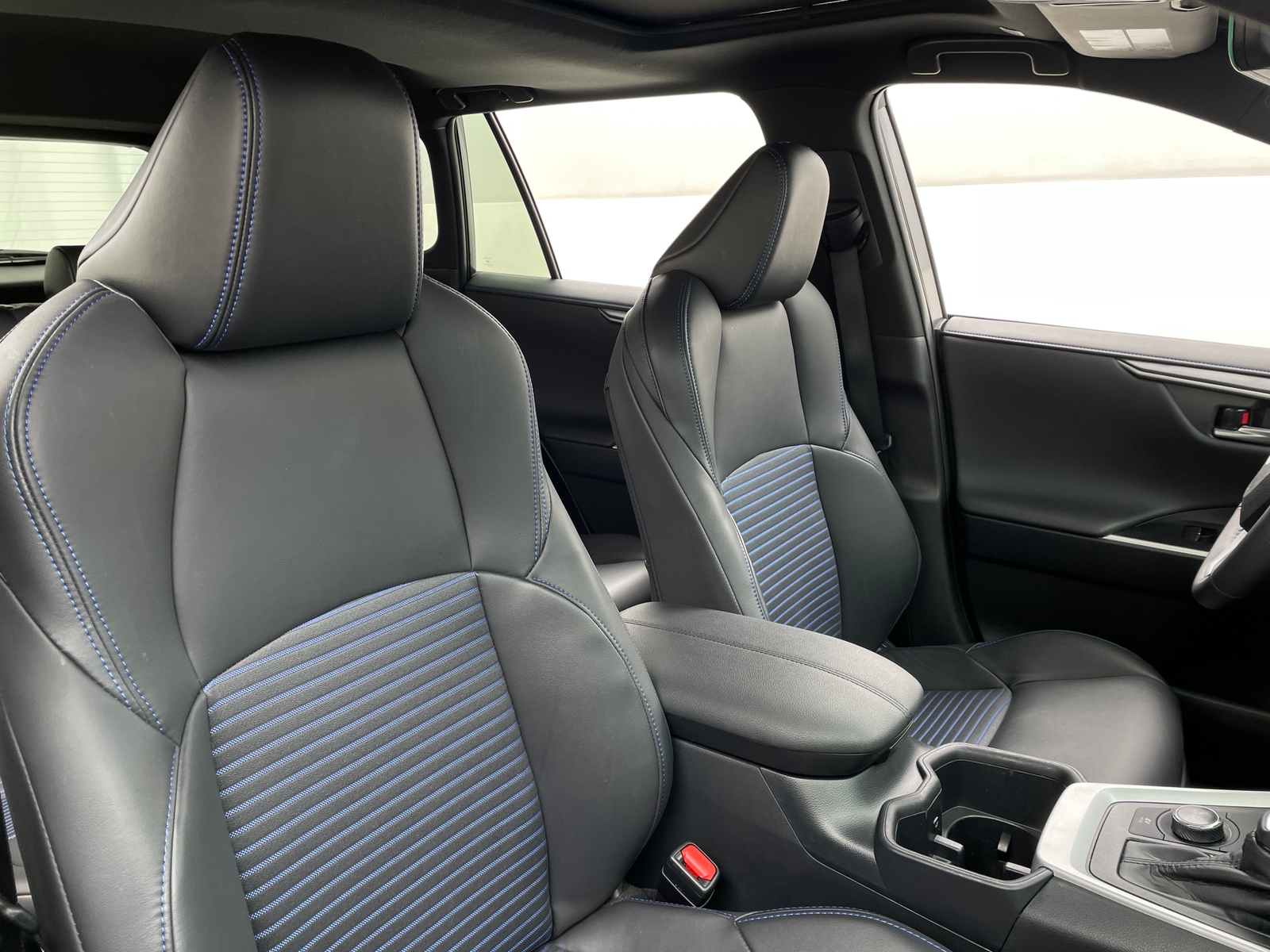 Thumbnail: 2025 Toyota RAV4 - 2