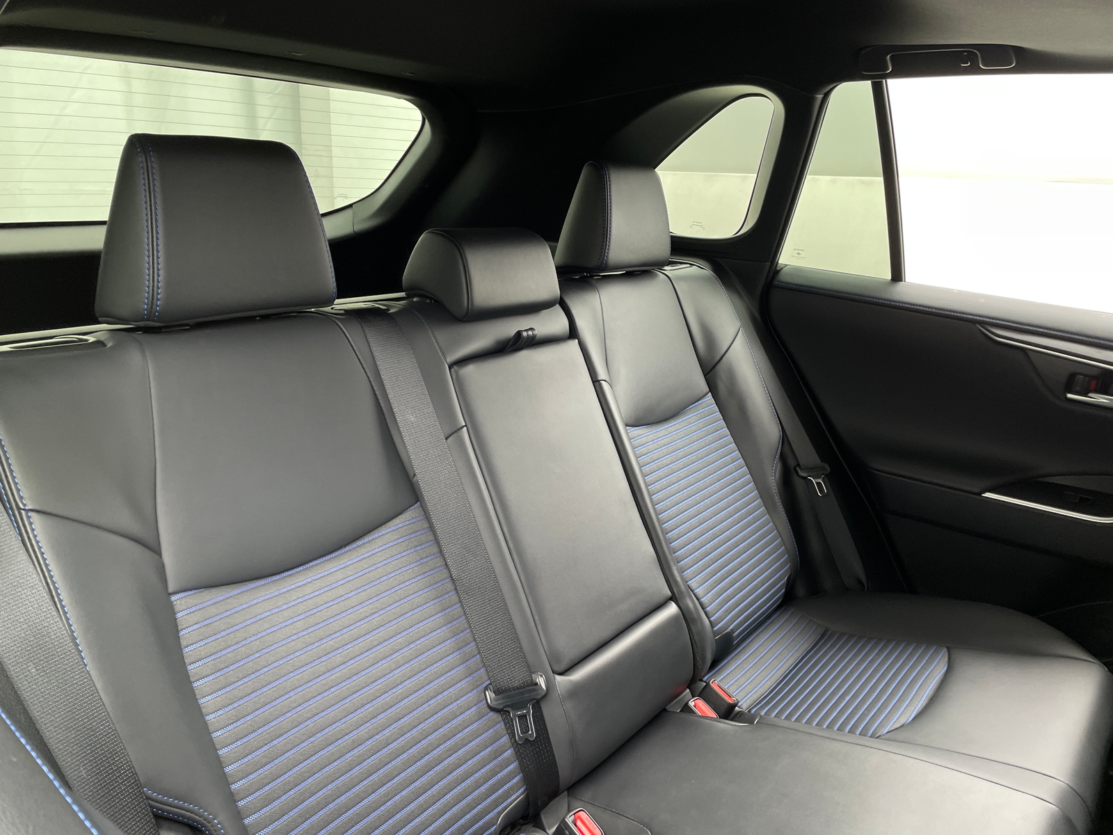 Thumbnail: 2025 Toyota RAV4 - 6