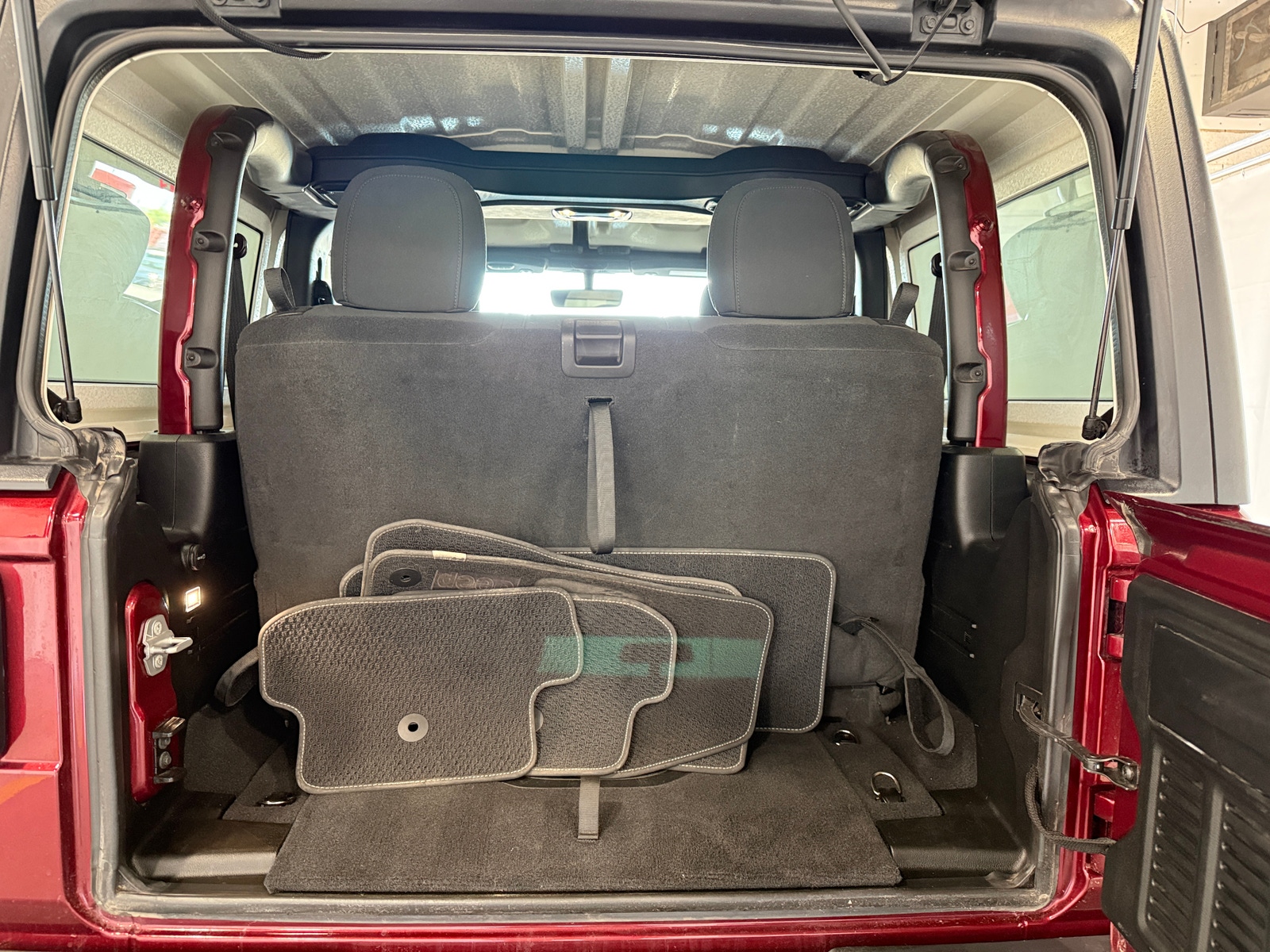 Thumbnail: 2021 Jeep Wrangler - 7