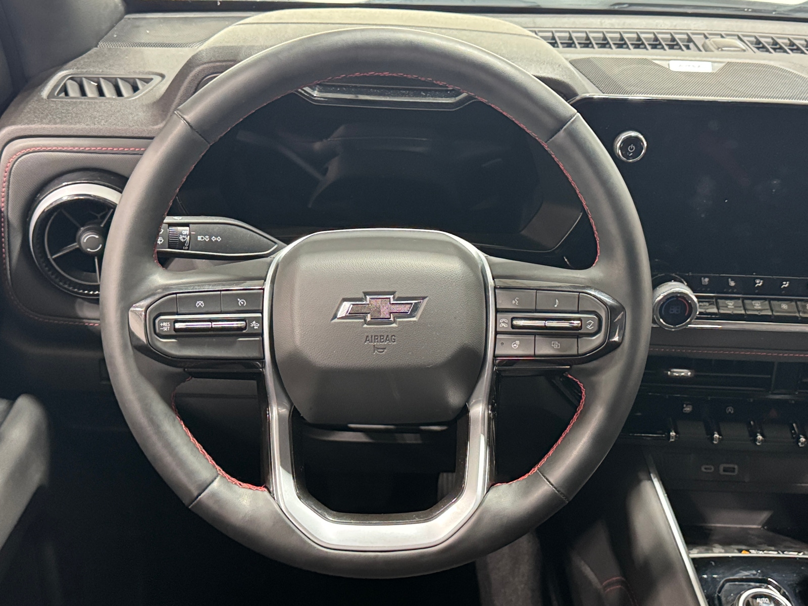 Thumbnail: 2024 Chevrolet Colorado - 4