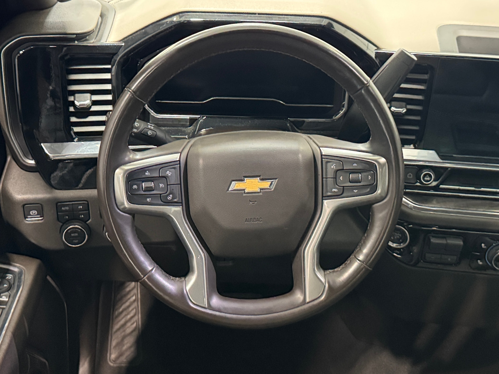 Thumbnail: 2024 Chevrolet Silverado 2500 - 4