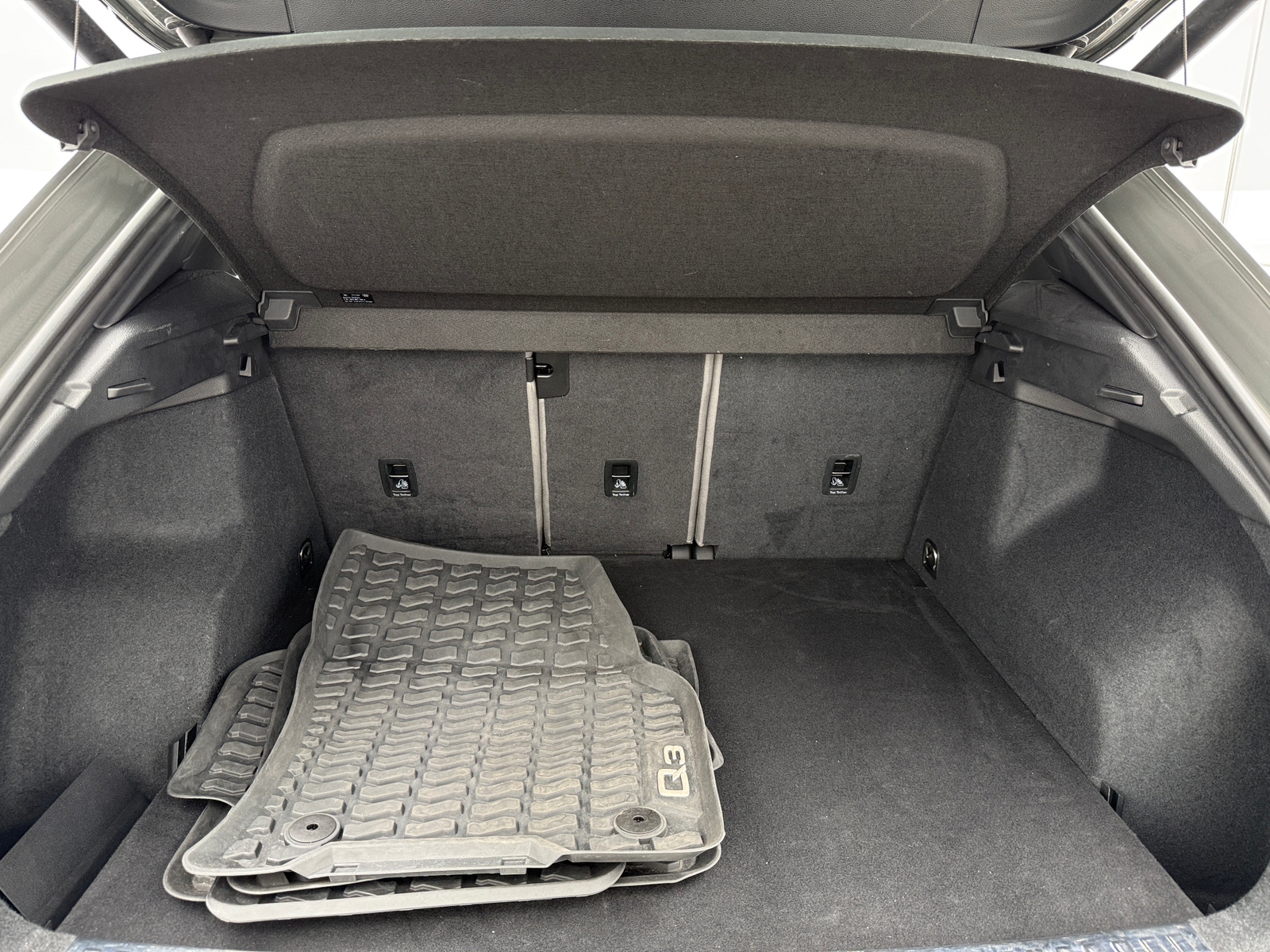 Thumbnail: 2020 Audi Q3 - 6