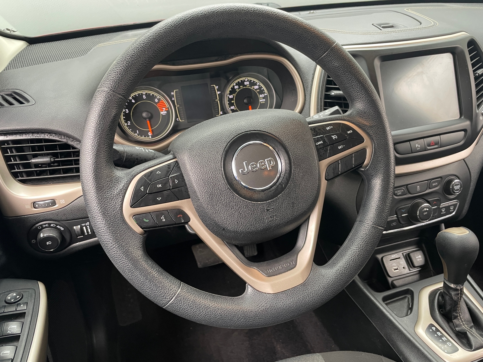 Thumbnail: 2018 Jeep Cherokee - 5