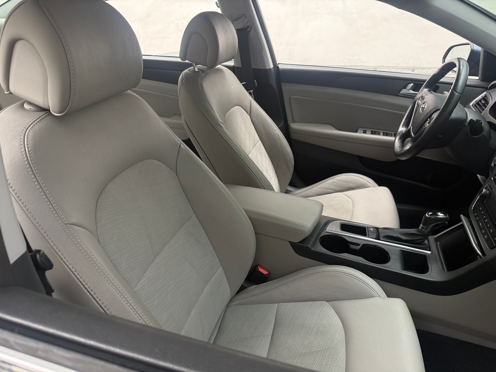 Thumbnail: 2015 Hyundai Sonata - 2