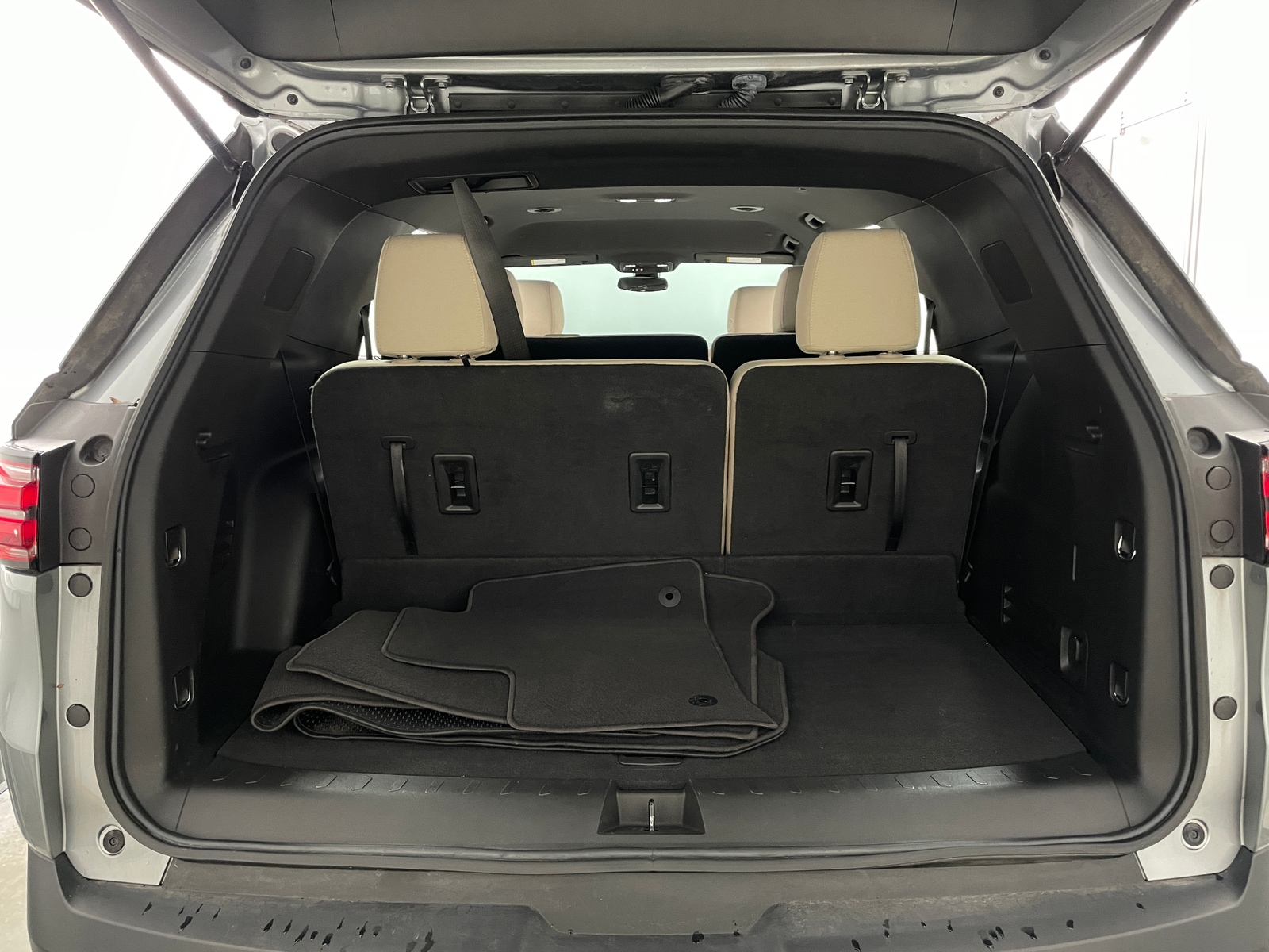 Thumbnail: 2023 Chevrolet Traverse - 7