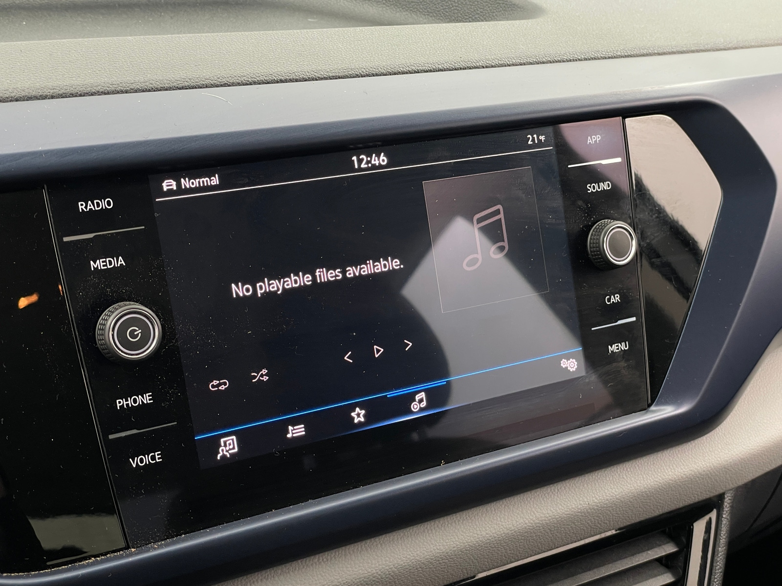 Thumbnail: 2023 Volkswagen Taos - 3