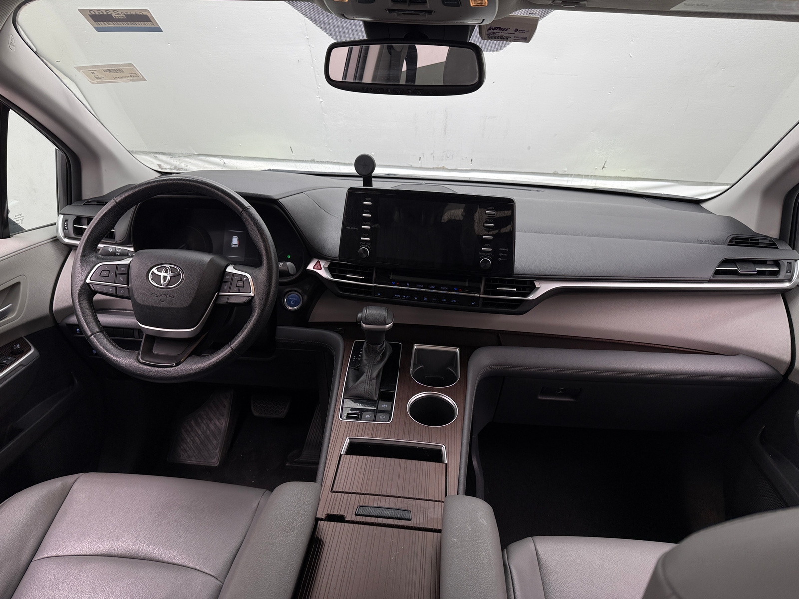 Thumbnail: 2022 Toyota Sienna - 2