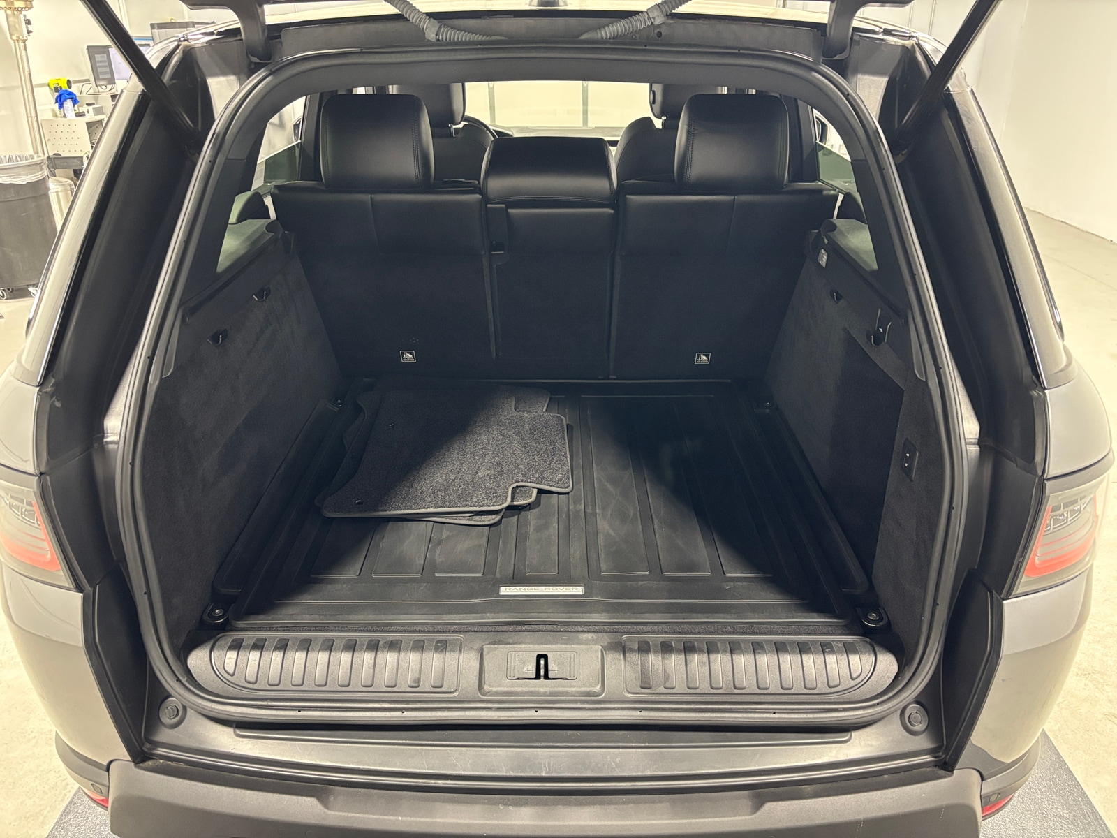 Thumbnail: 2019 Land Rover Range Rover Sport - 6