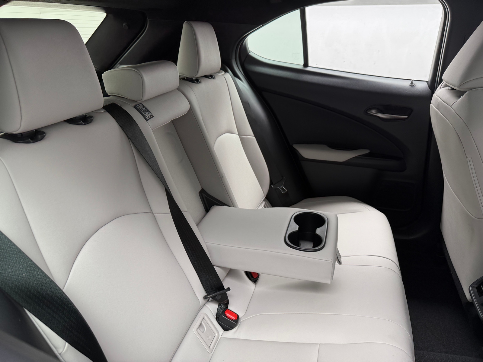 Thumbnail: 2022 Lexus UX - 5