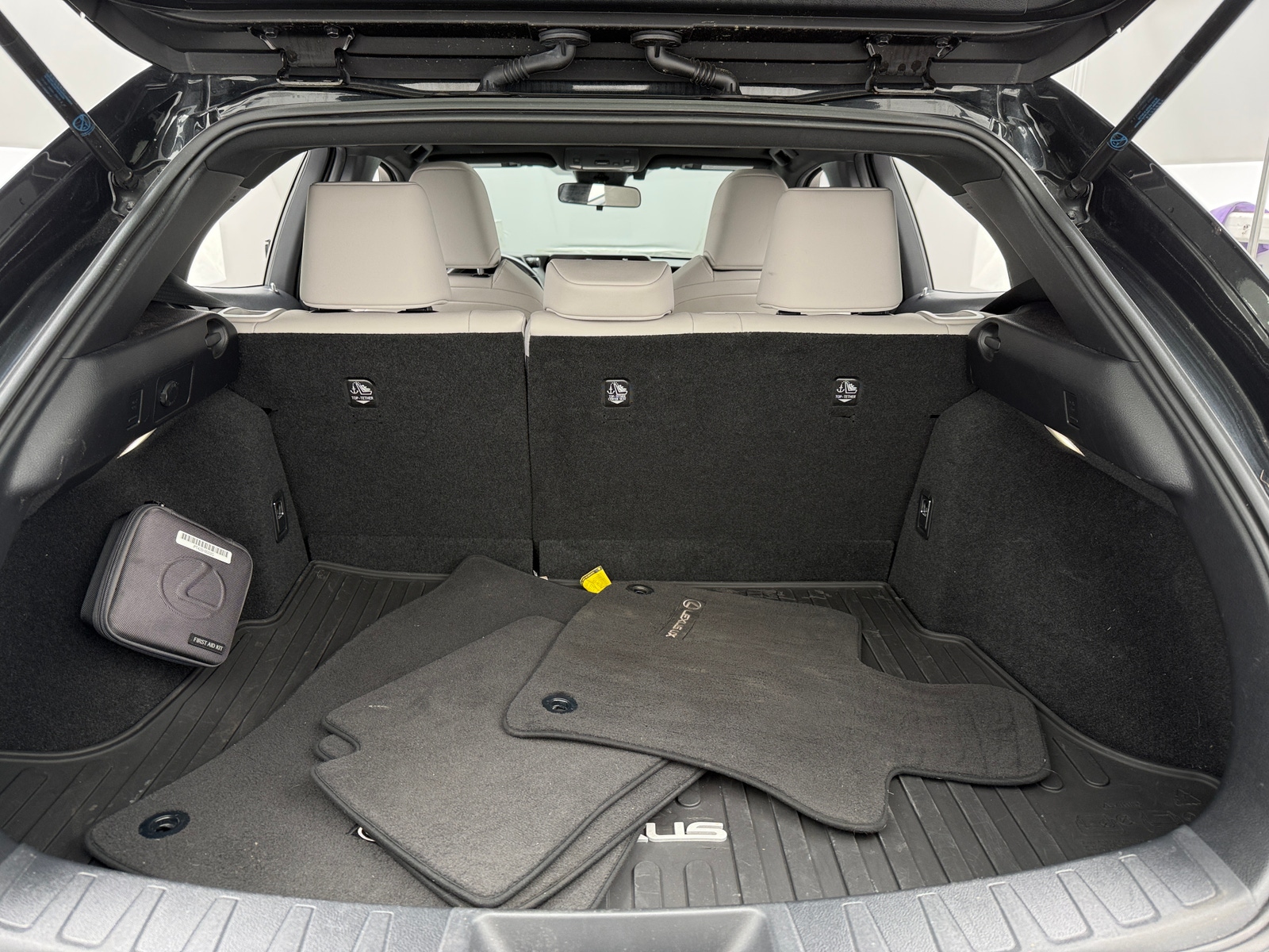 Thumbnail: 2022 Lexus UX - 6