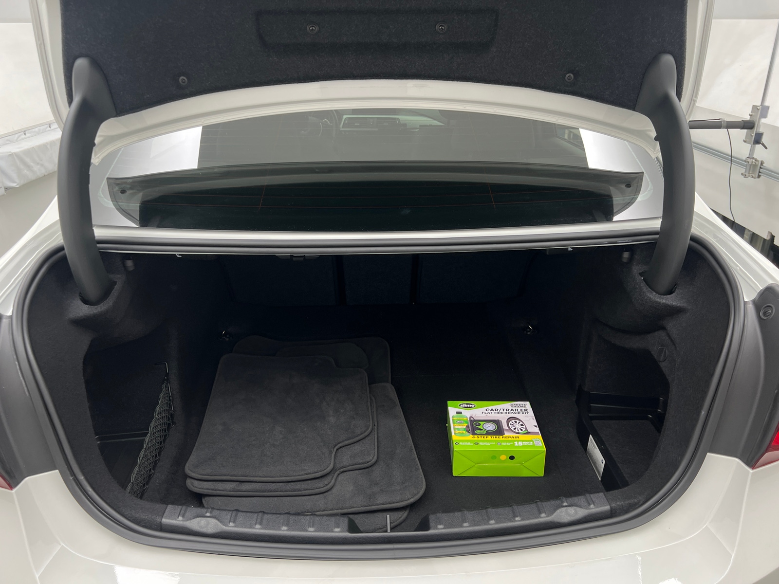 Thumbnail: 2018 BMW 3 Series - 6