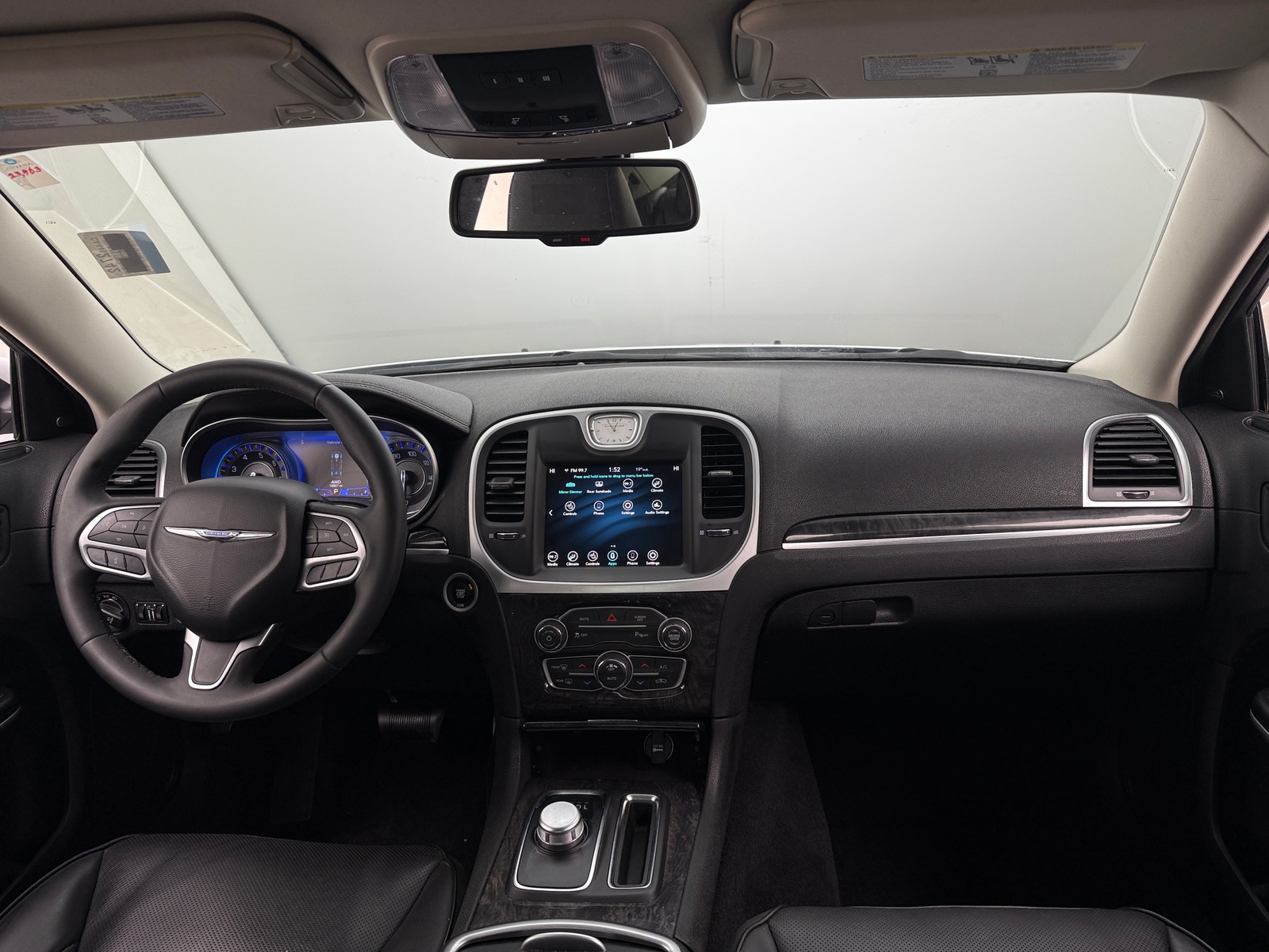 Thumbnail: 2023 Chrysler 300 - 2