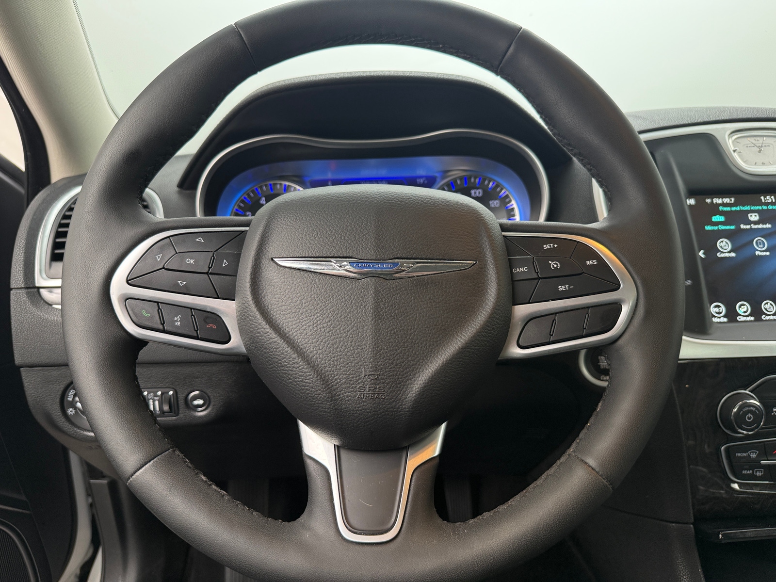 Thumbnail: 2023 Chrysler 300 - 4