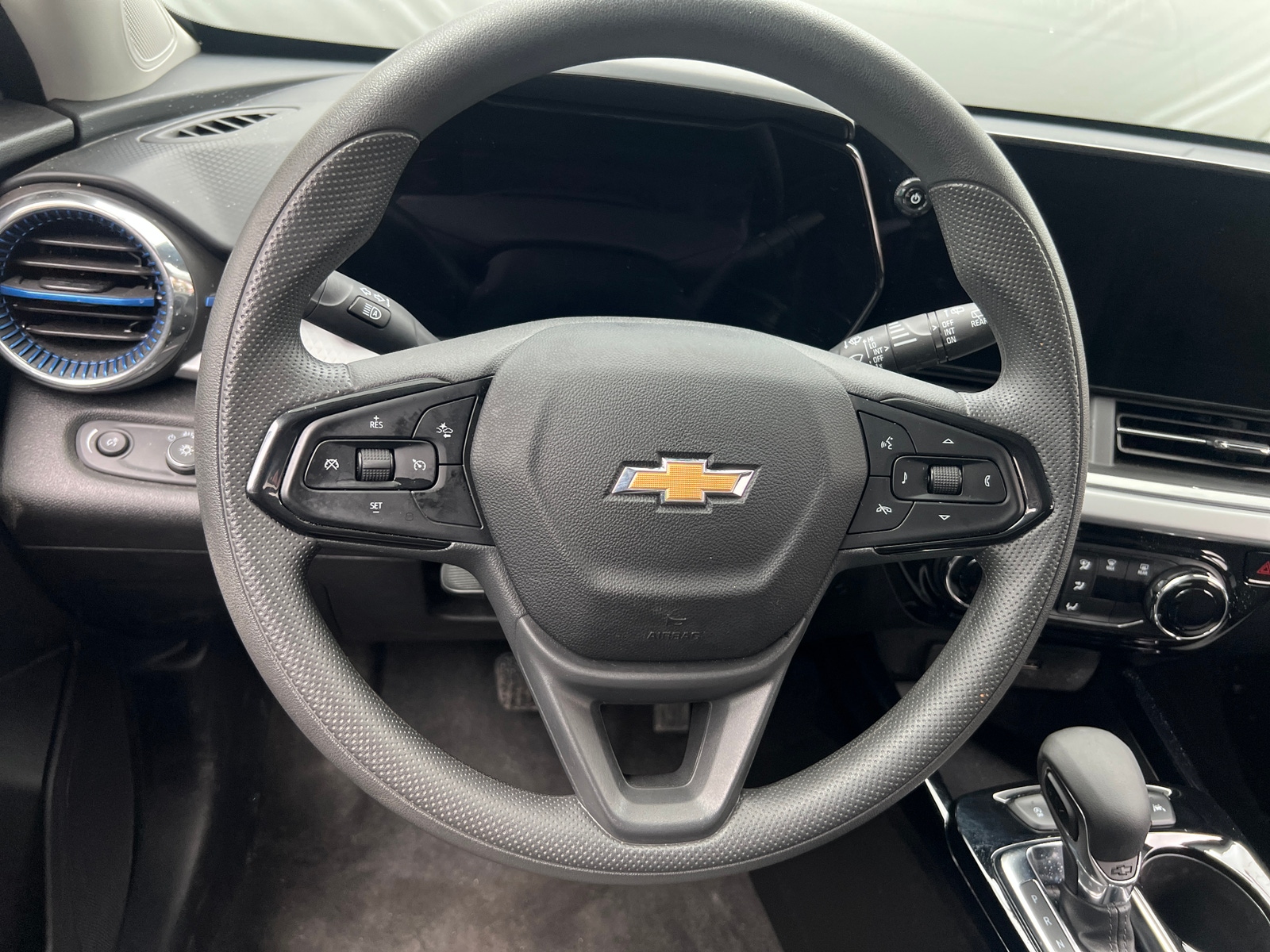 Thumbnail: 2025 Chevrolet Trax - 5