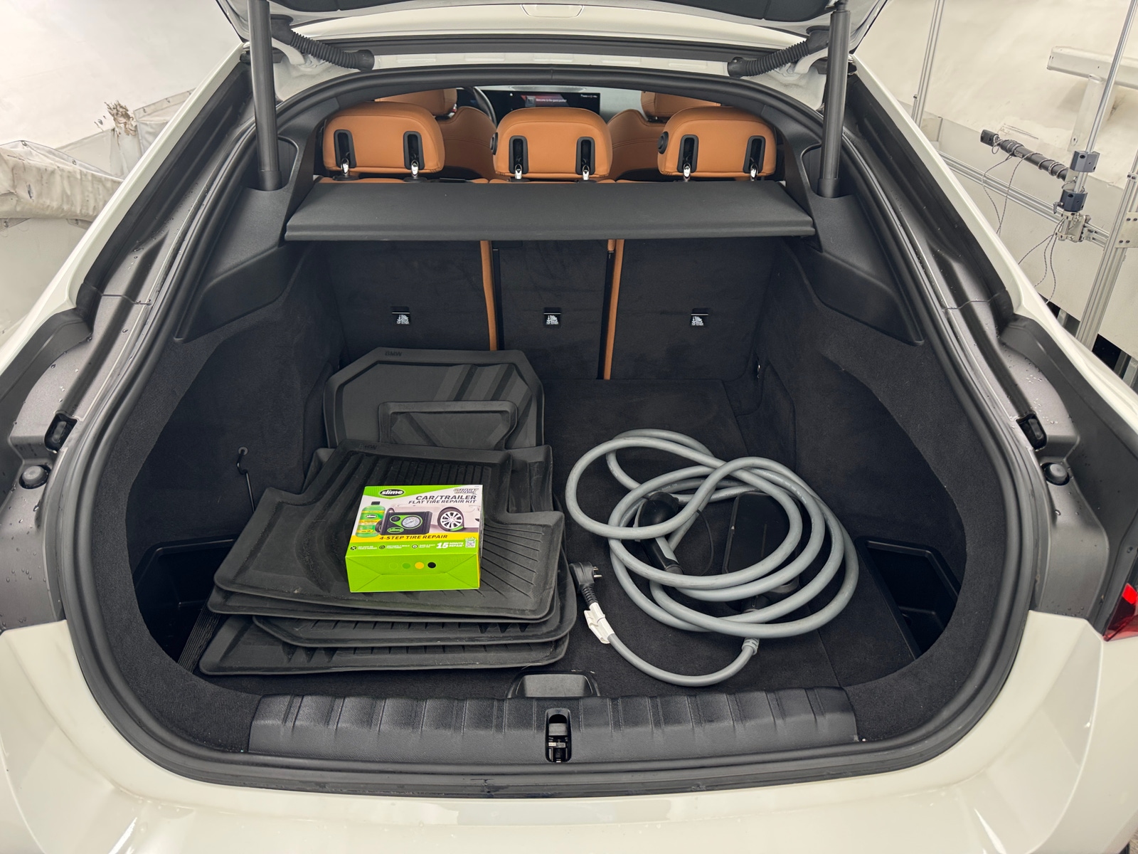 Thumbnail: 2023 BMW i4 - 6