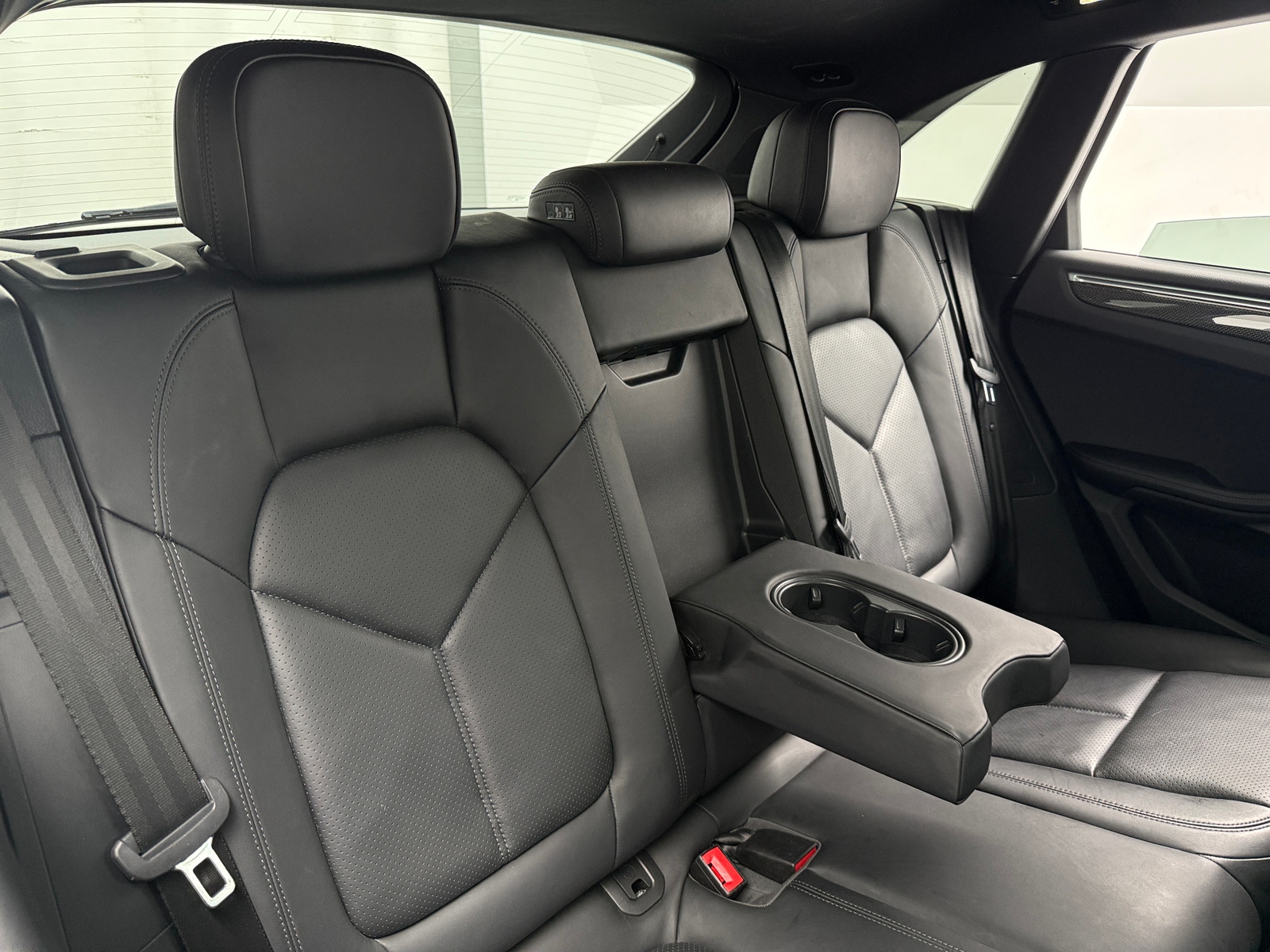 Thumbnail: 2017 Porsche Macan - 5