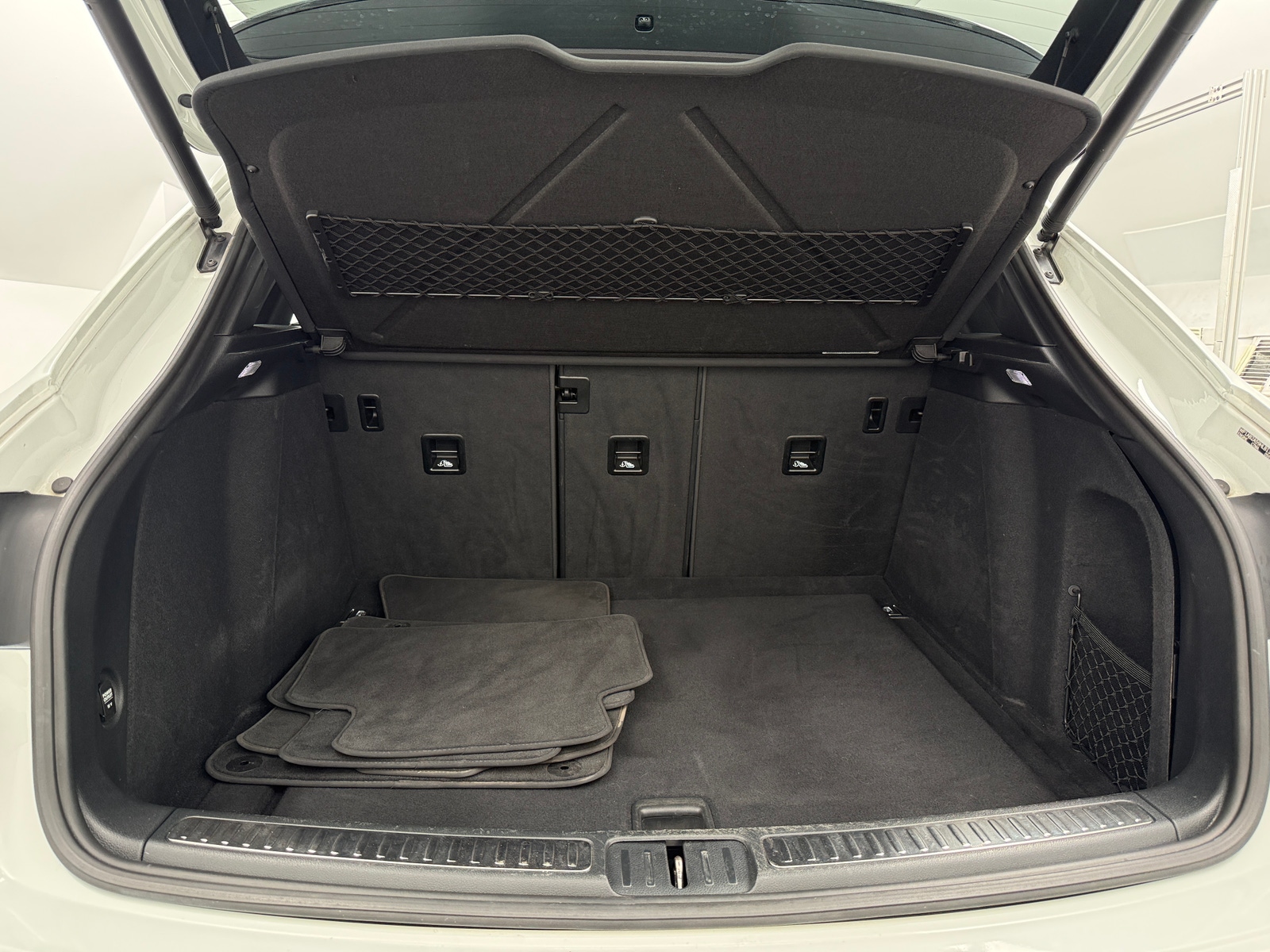 Thumbnail: 2017 Porsche Macan - 6