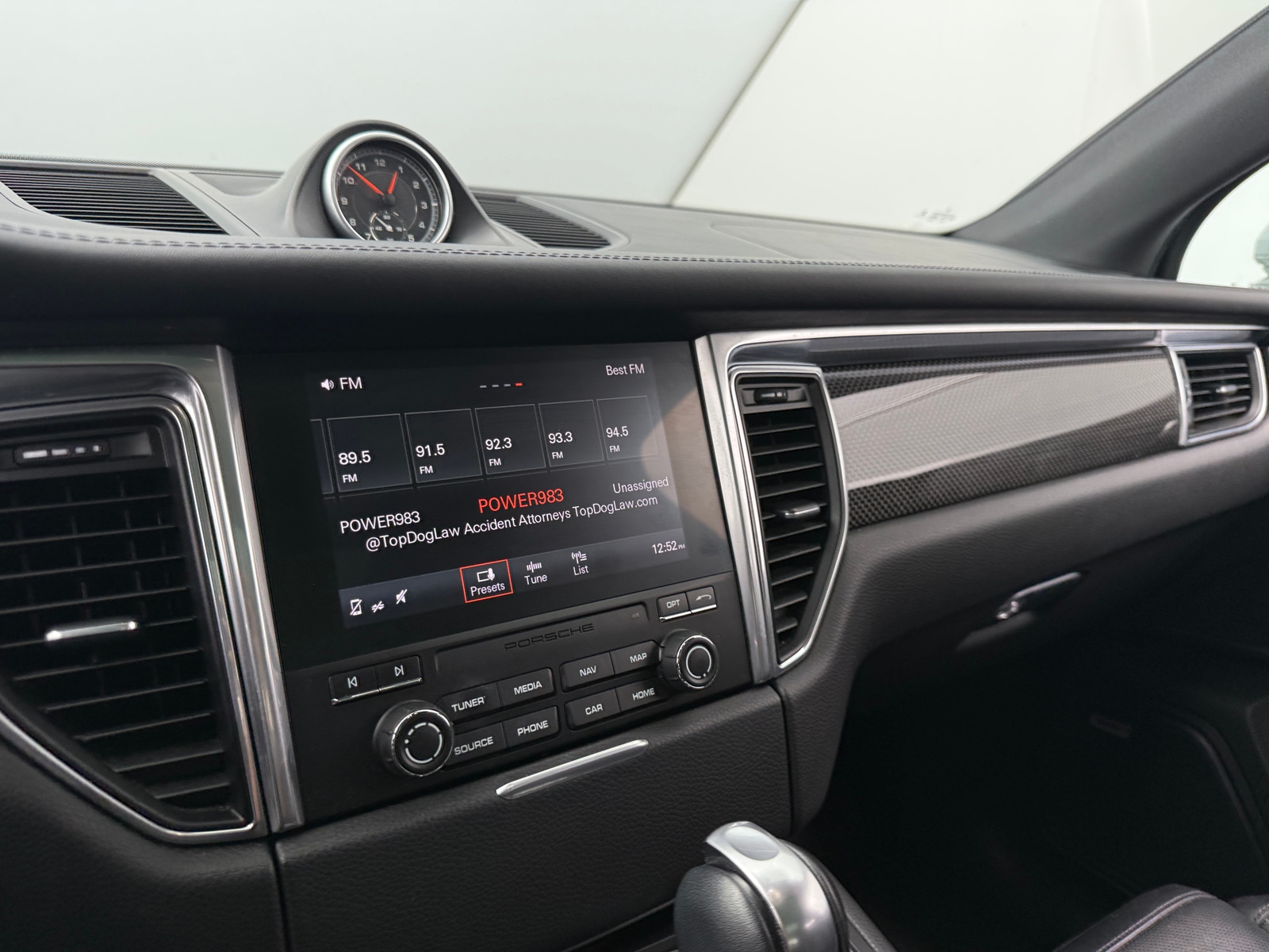 Thumbnail: 2017 Porsche Macan - 3