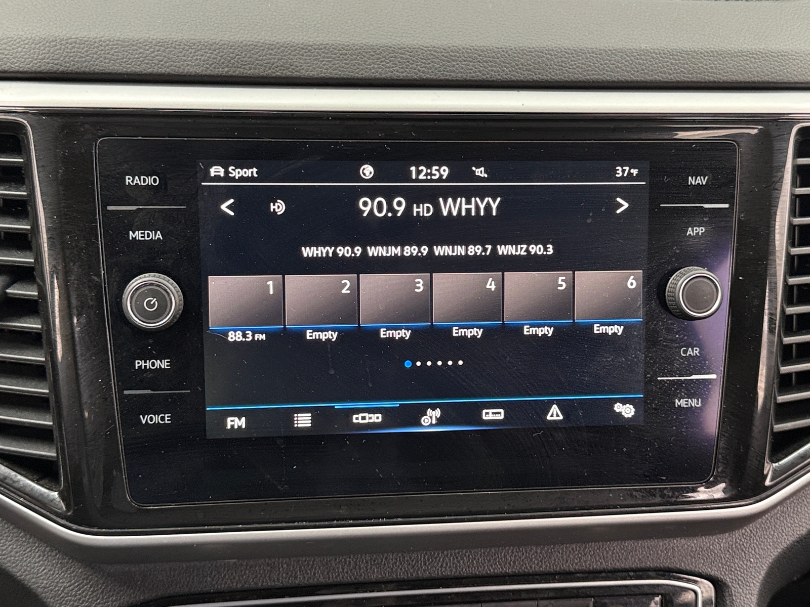 Thumbnail: 2022 Volkswagen Atlas - 3