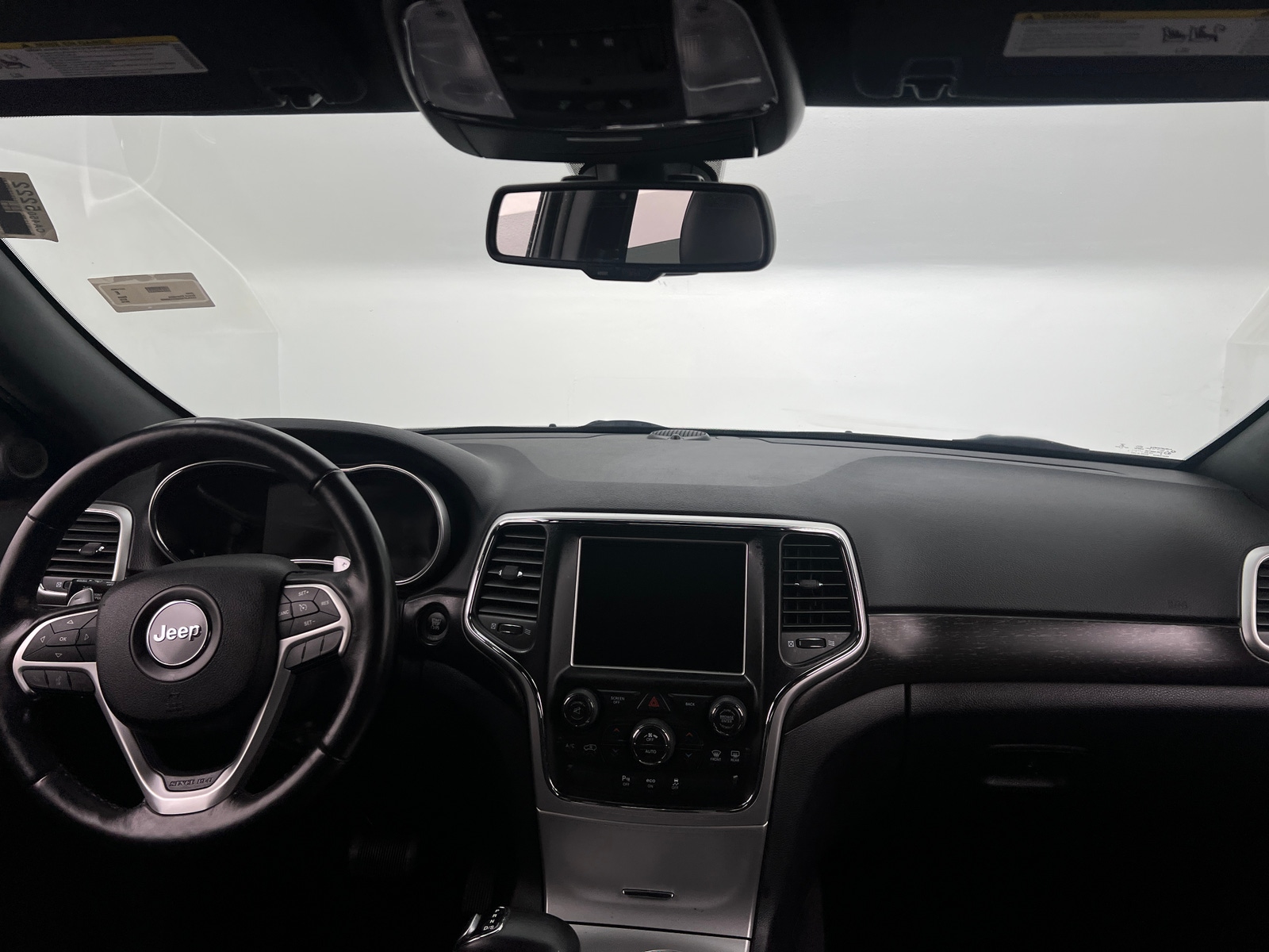 Thumbnail: 2015 Jeep Grand Cherokee - 3