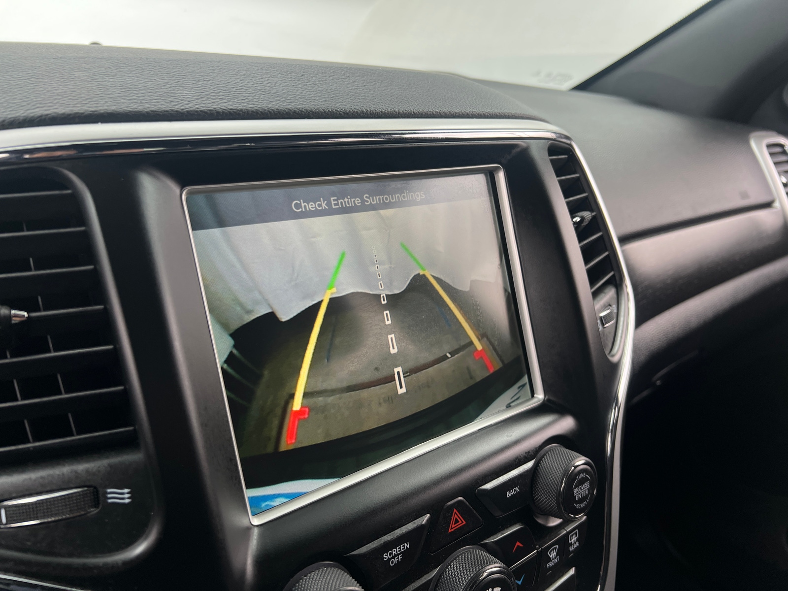 Thumbnail: 2015 Jeep Grand Cherokee - 4