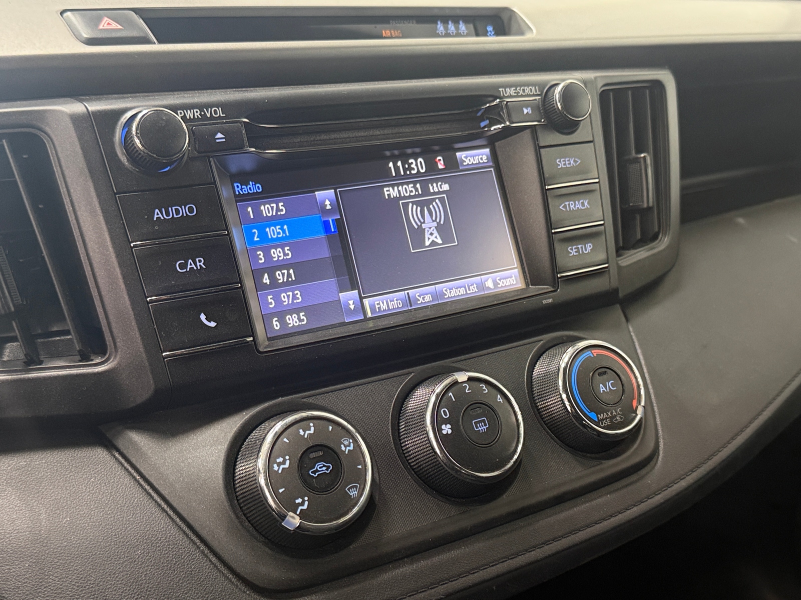 Thumbnail: 2018 Toyota RAV4 - 4