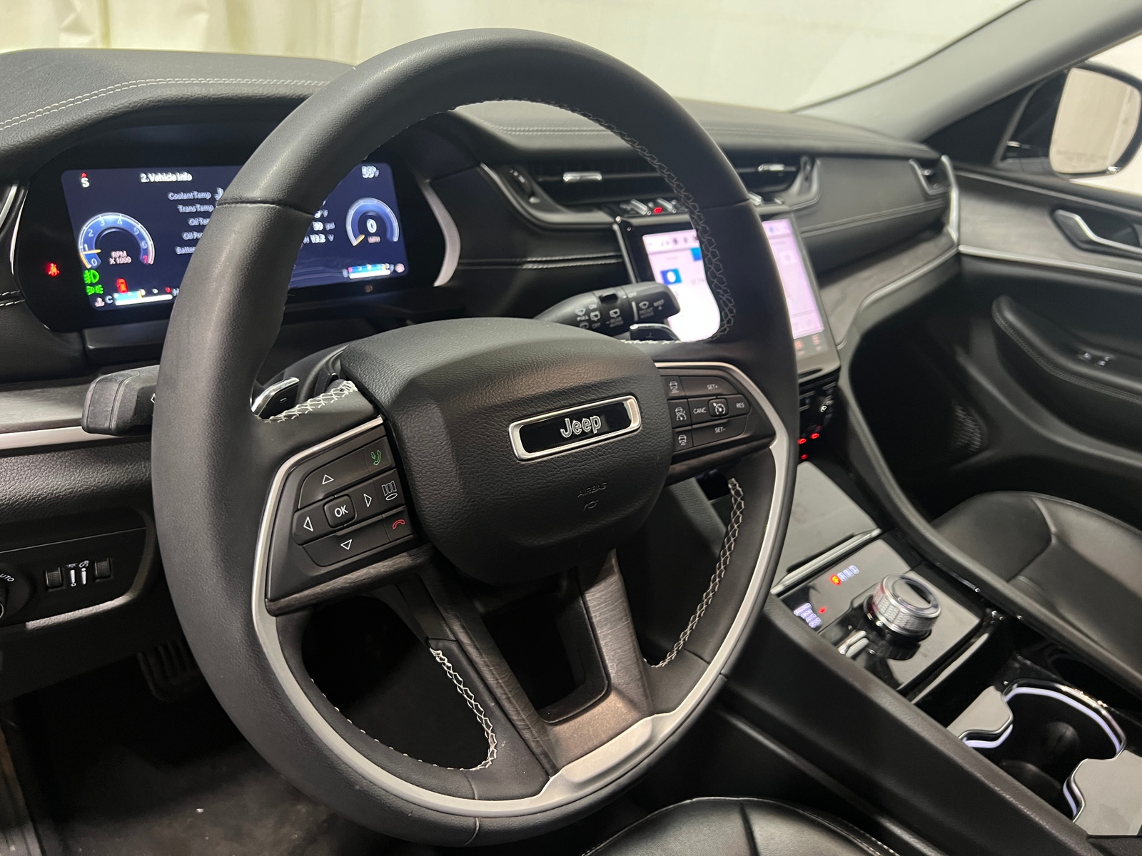 Thumbnail: 2023 Jeep Grand Cherokee - 4