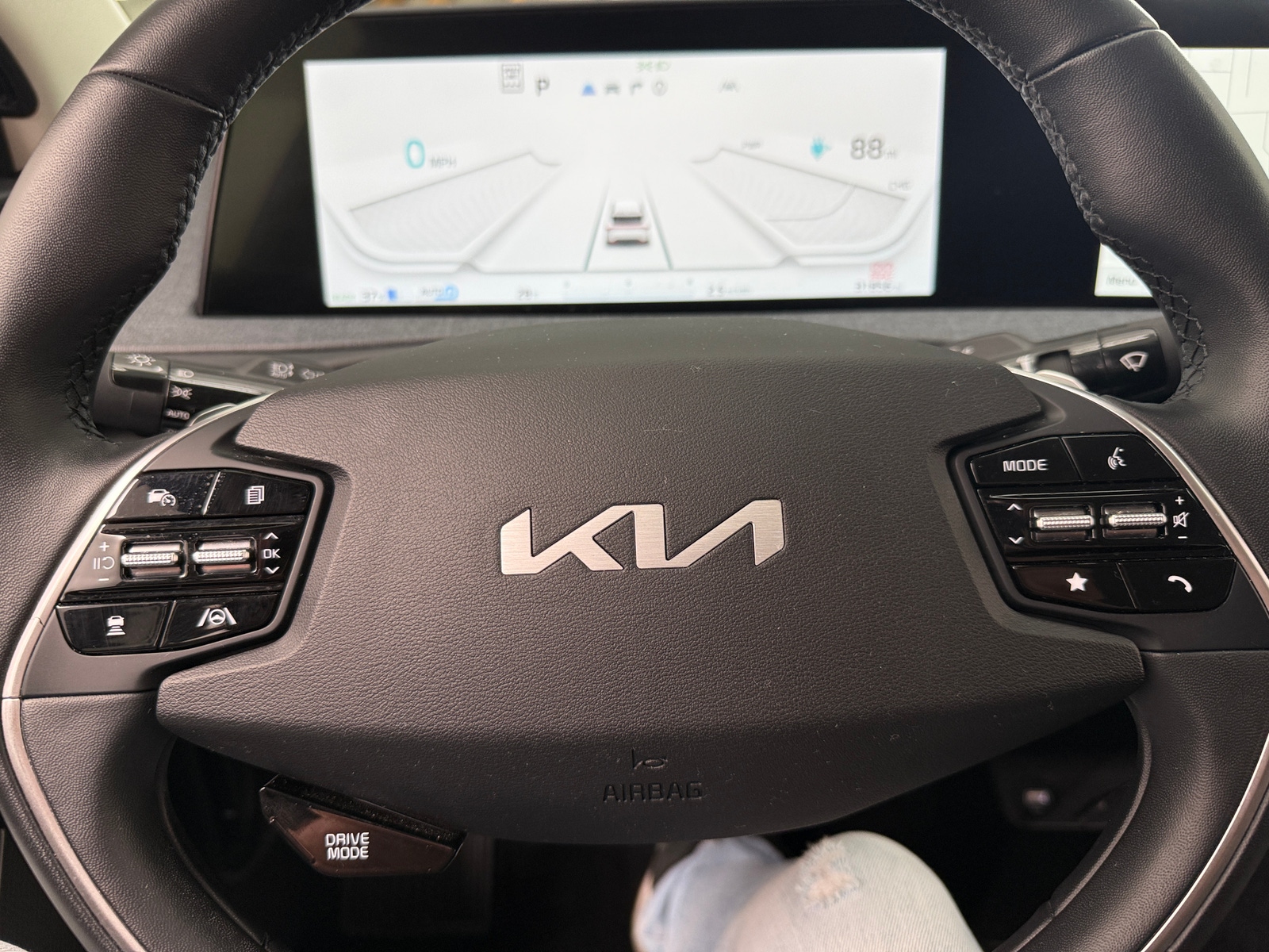 Thumbnail: 2022 Kia EV6 - 4