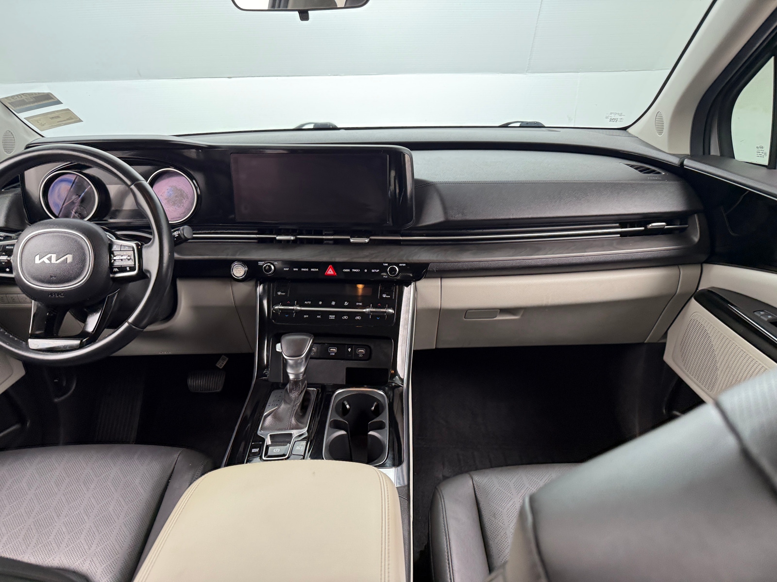 Thumbnail: 2022 Kia Carnival - 2