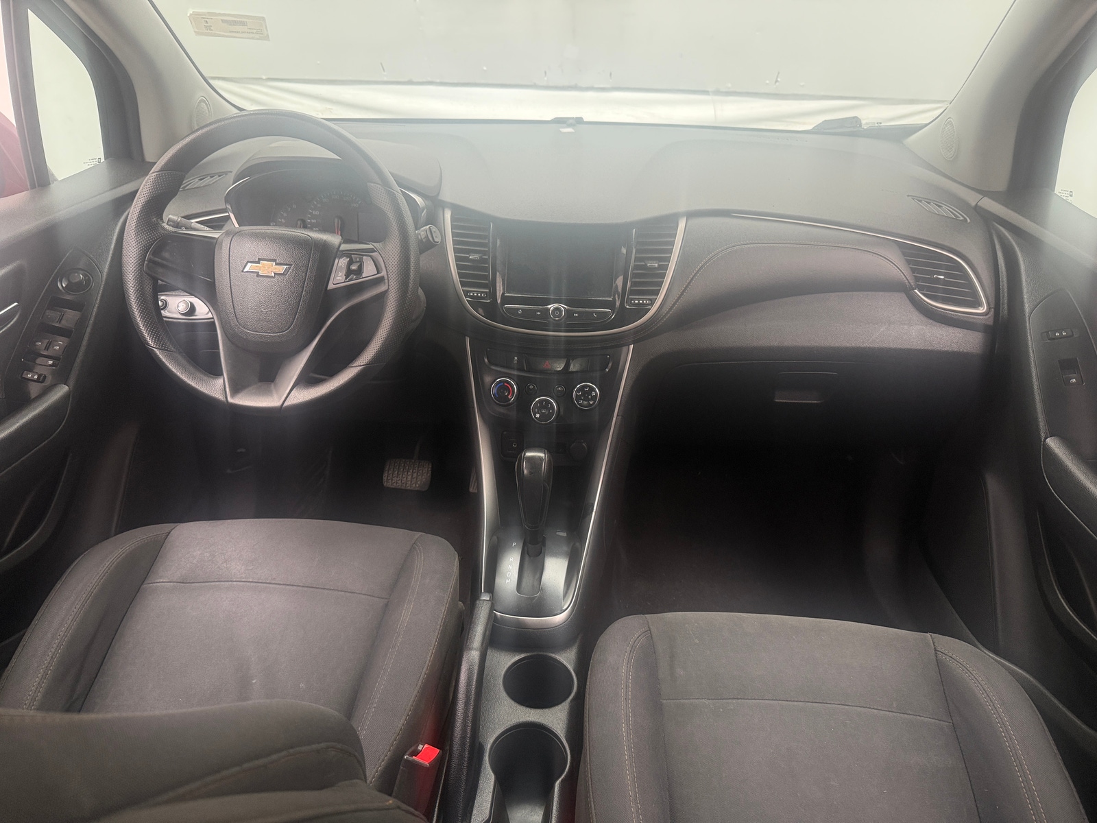 Thumbnail: 2017 Chevrolet Trax - 3