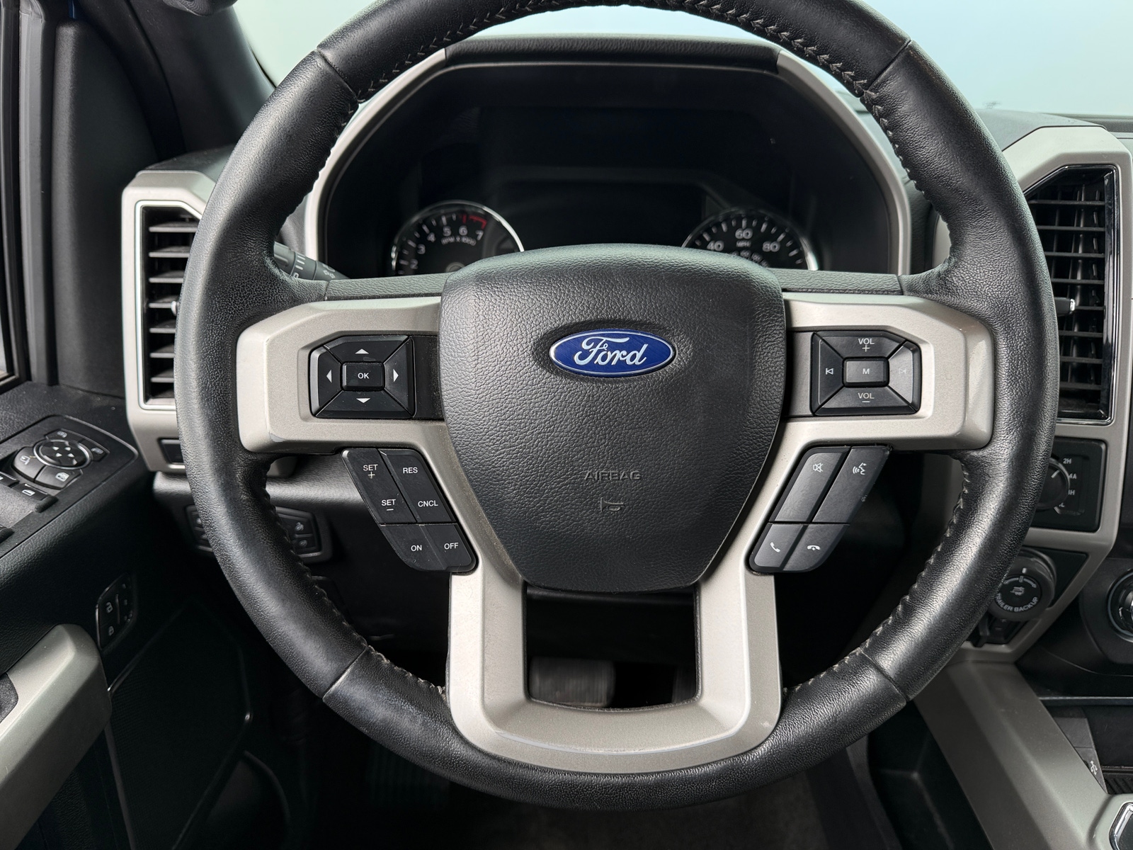 Thumbnail: 2019 Ford Econoline - 4